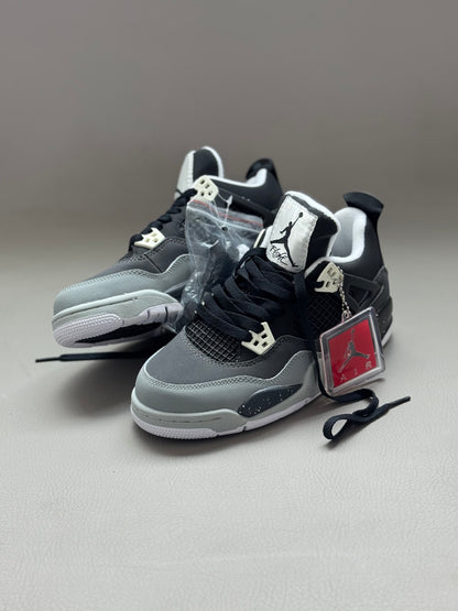 Air Jordan 4