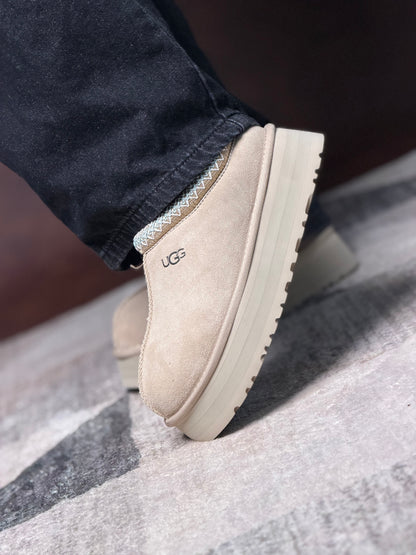 UGG