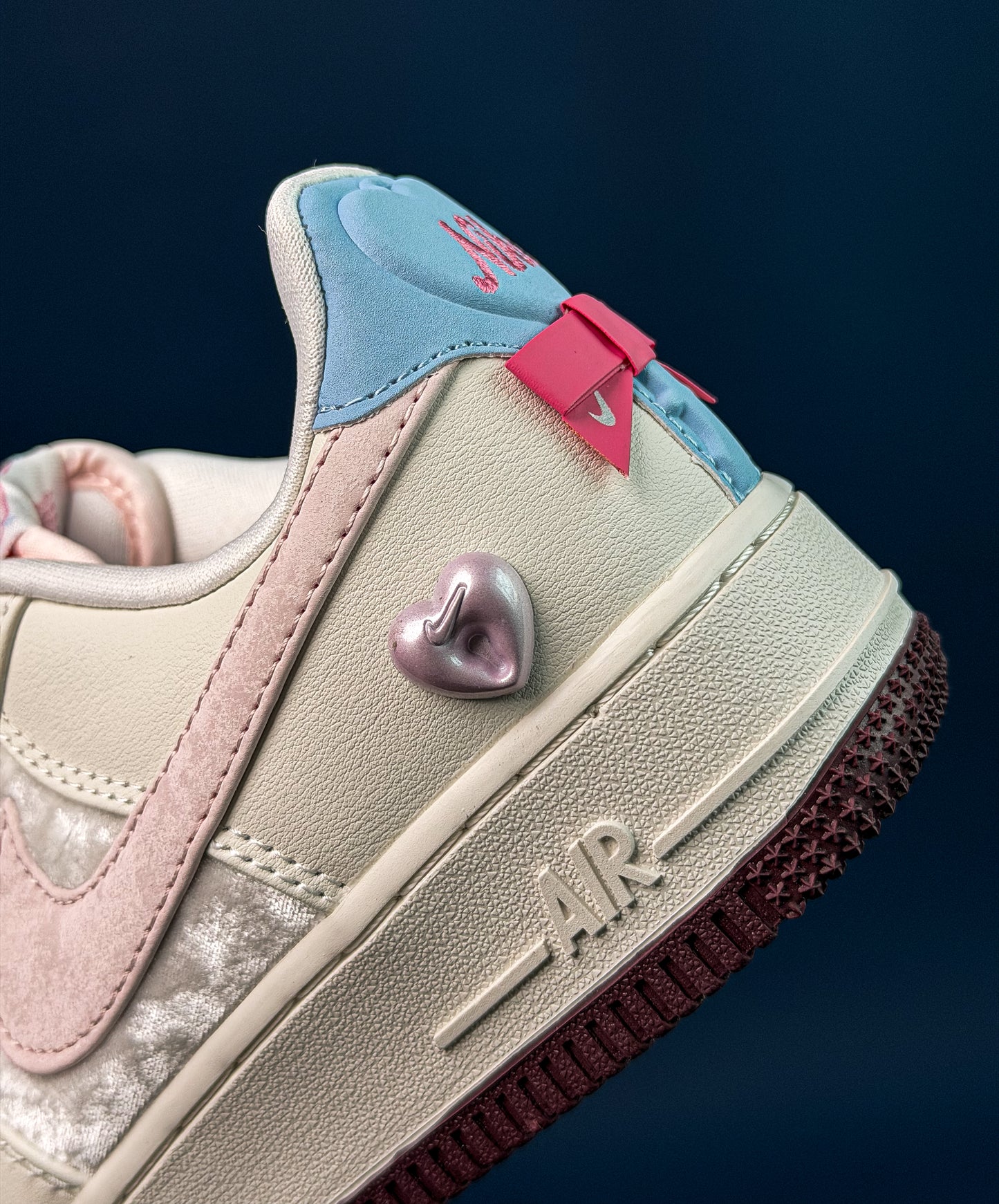 Nike Force 1 Low Valentine’s Day