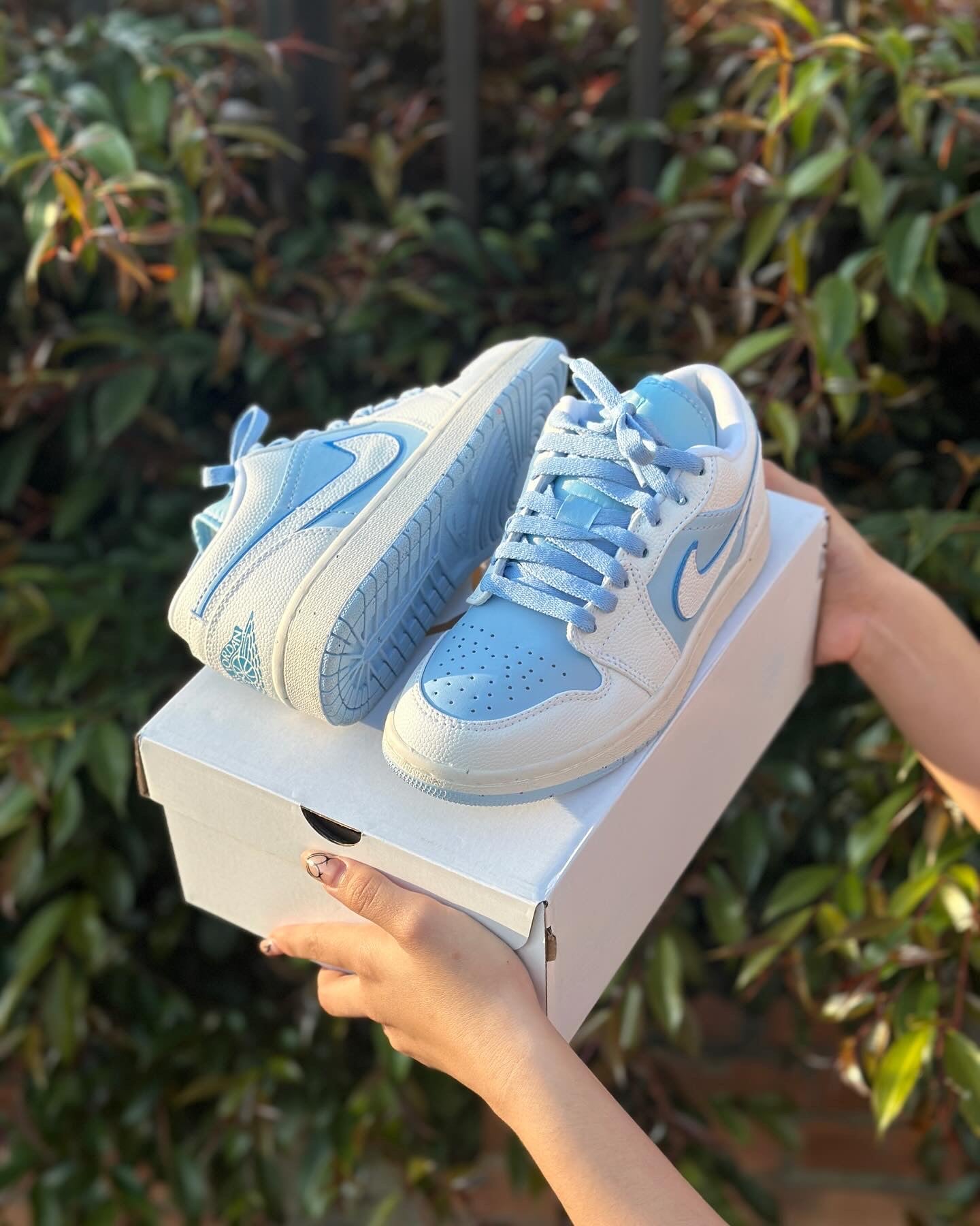 Air Jordan 1 Low SE Reverse Ice Blue