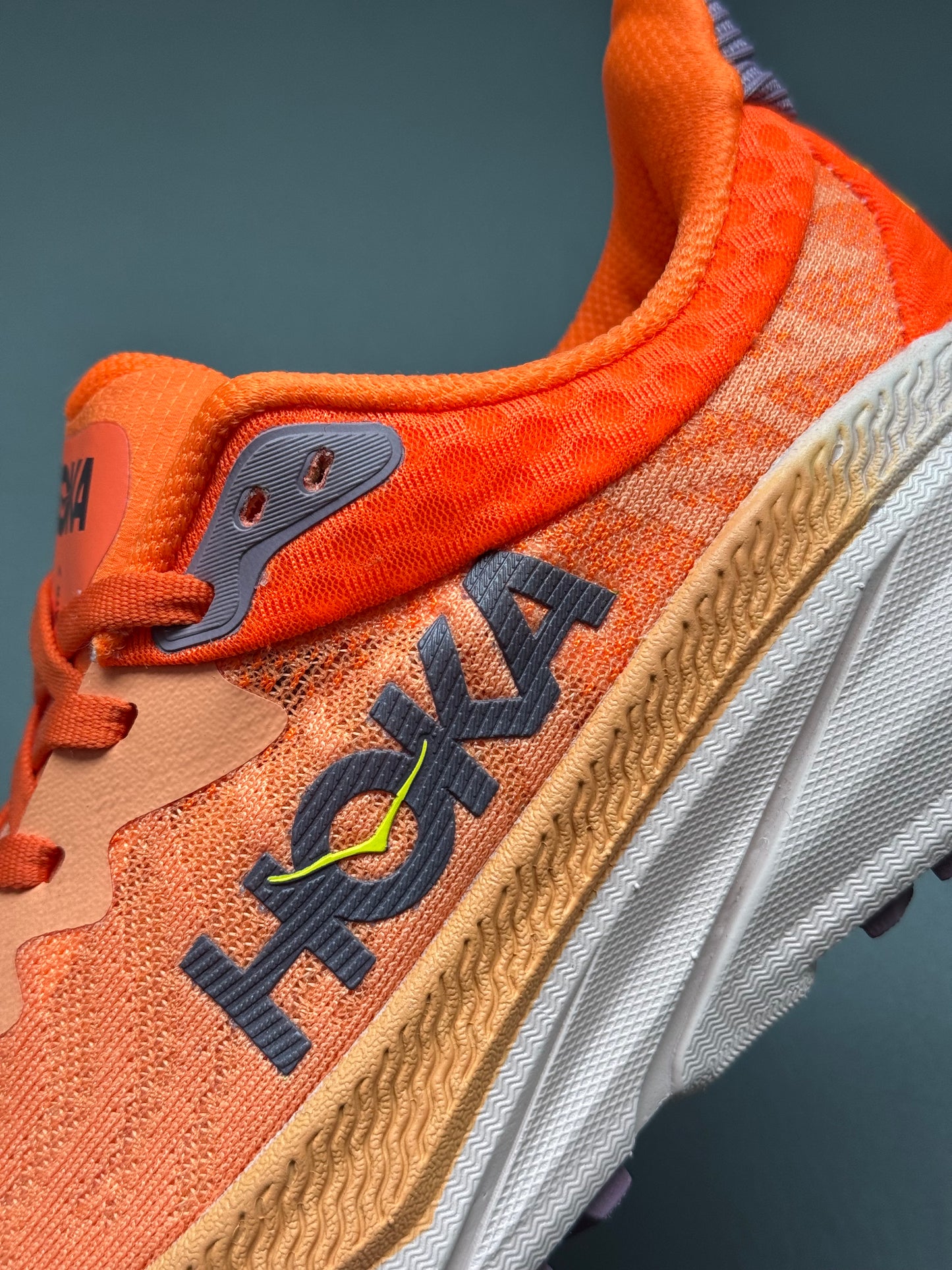 Hoka Challenger
