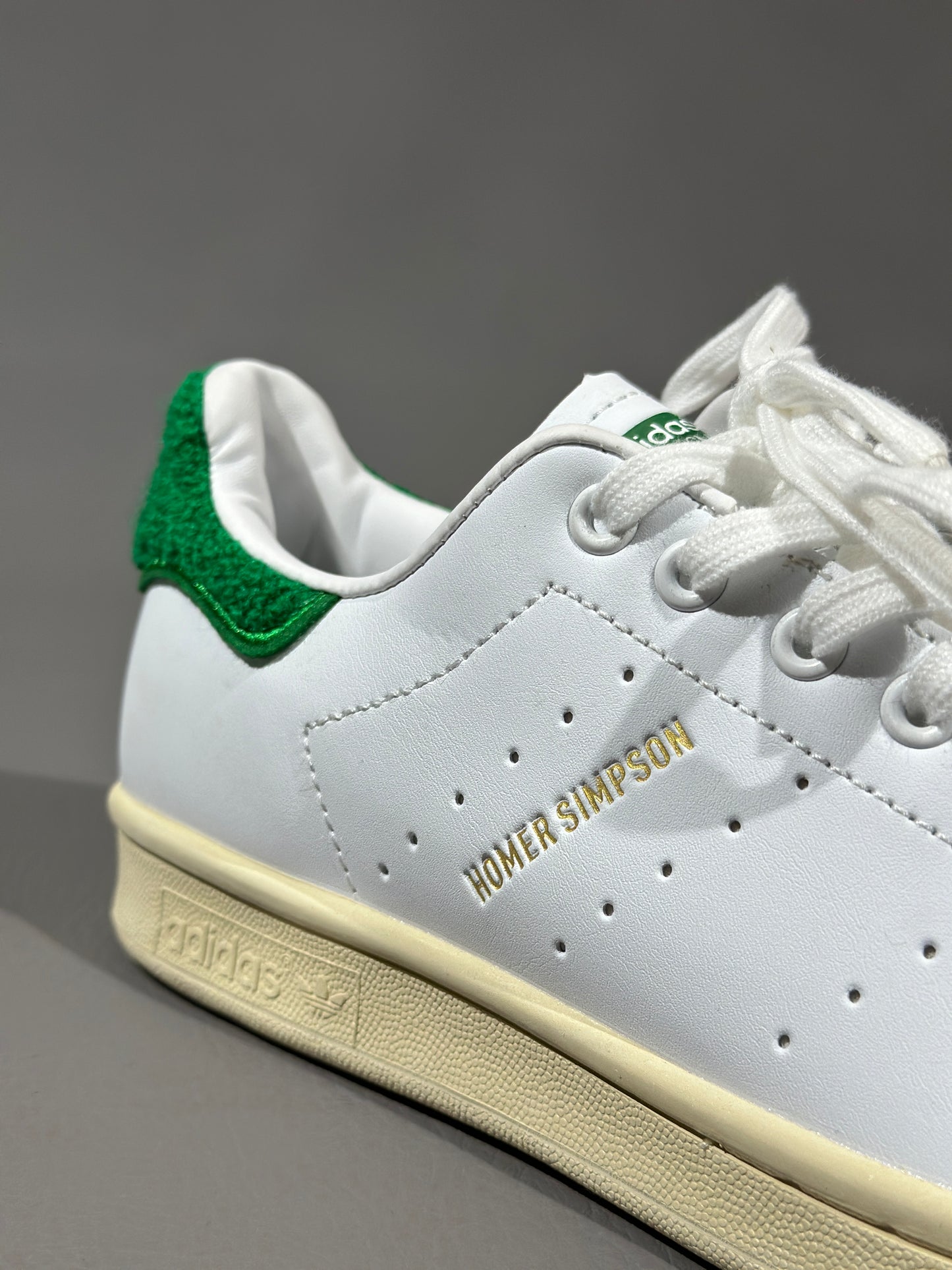 Adidas Smith Smith x Homero Simpson