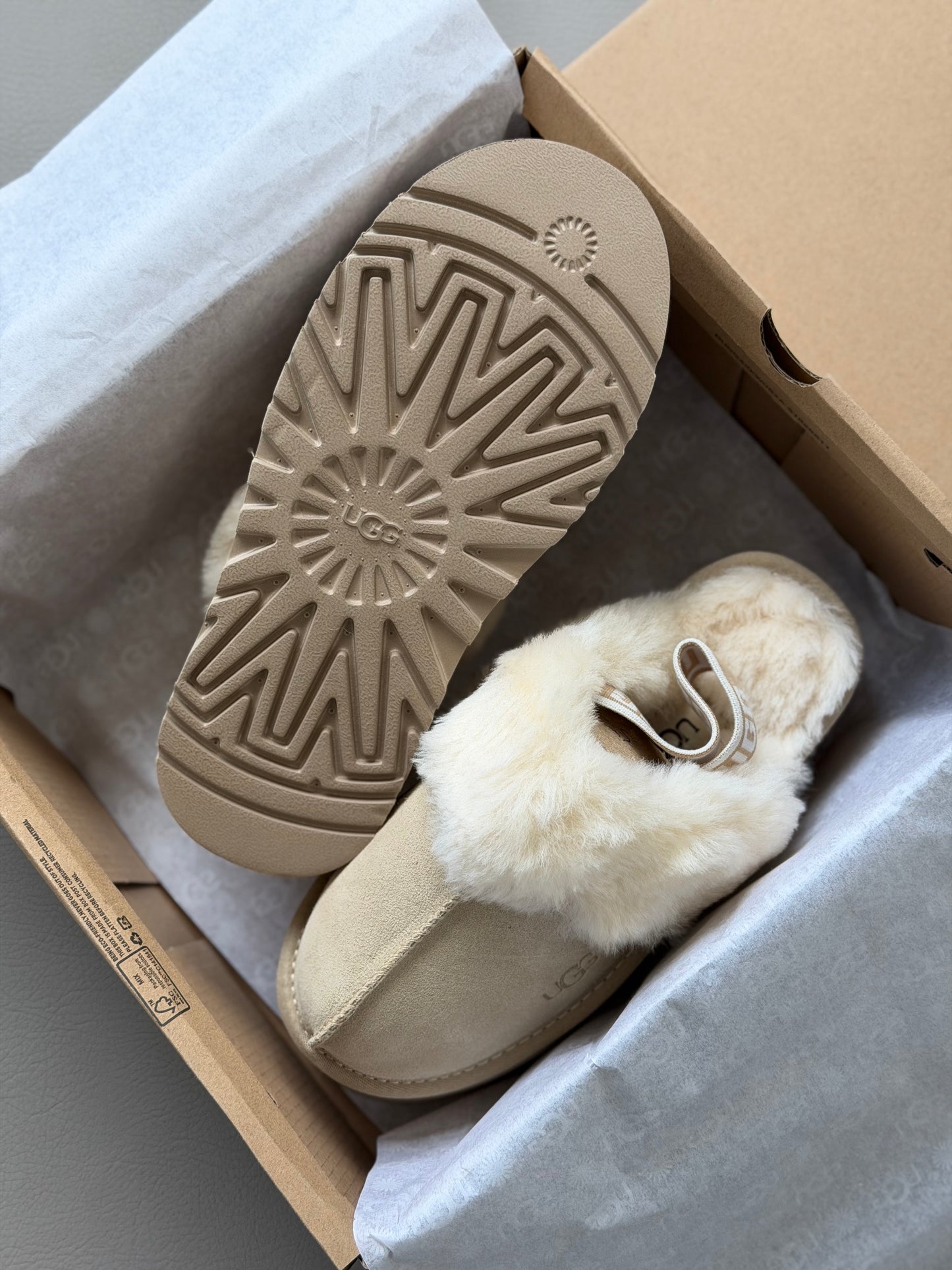 UGG