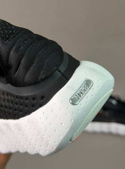 Nike Mind 002