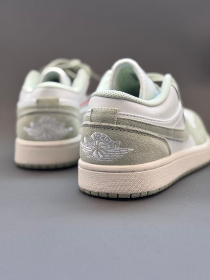 Jordan 1 Low SE Seafoam