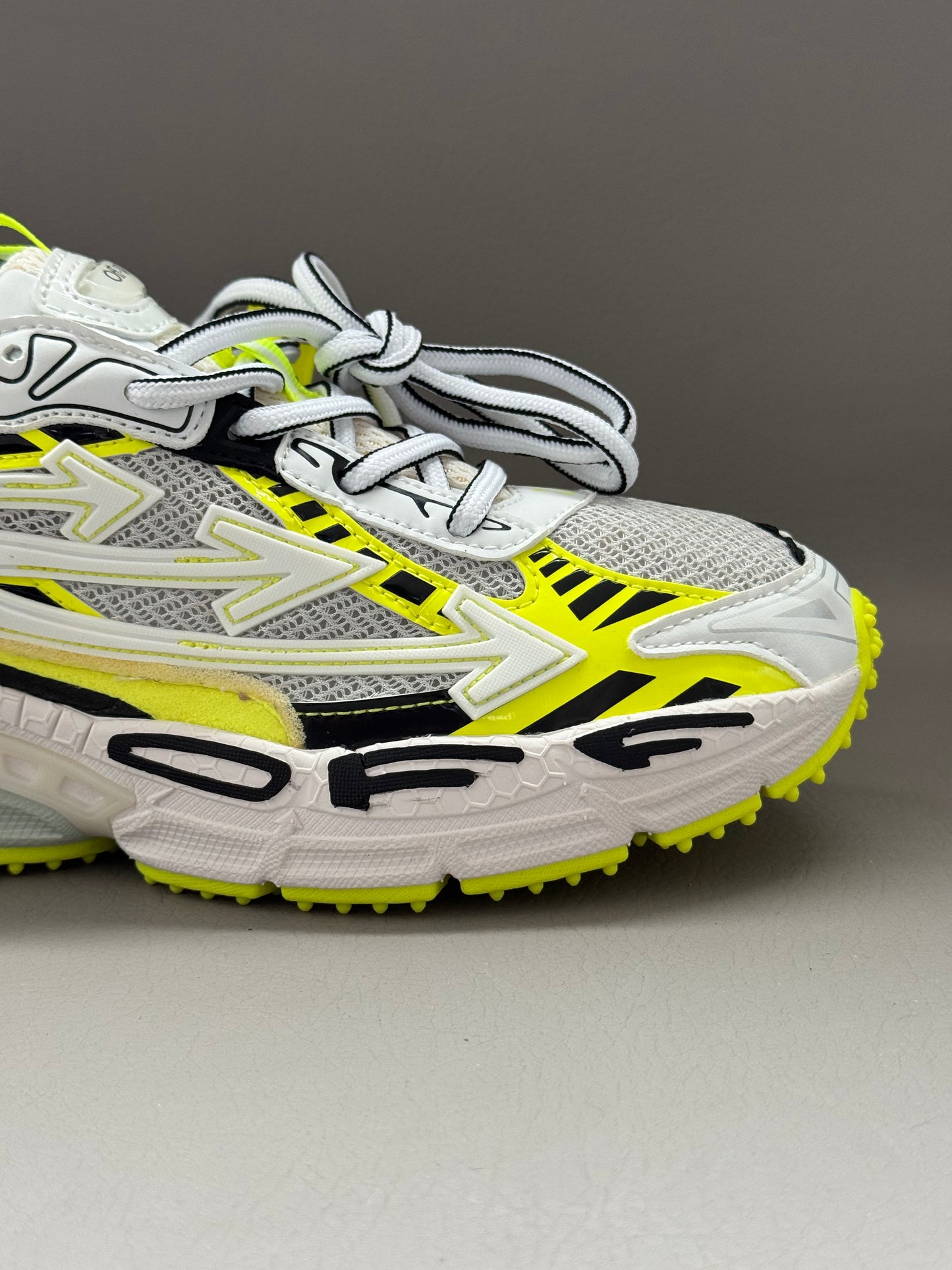 OFF WHITE Be Right Back