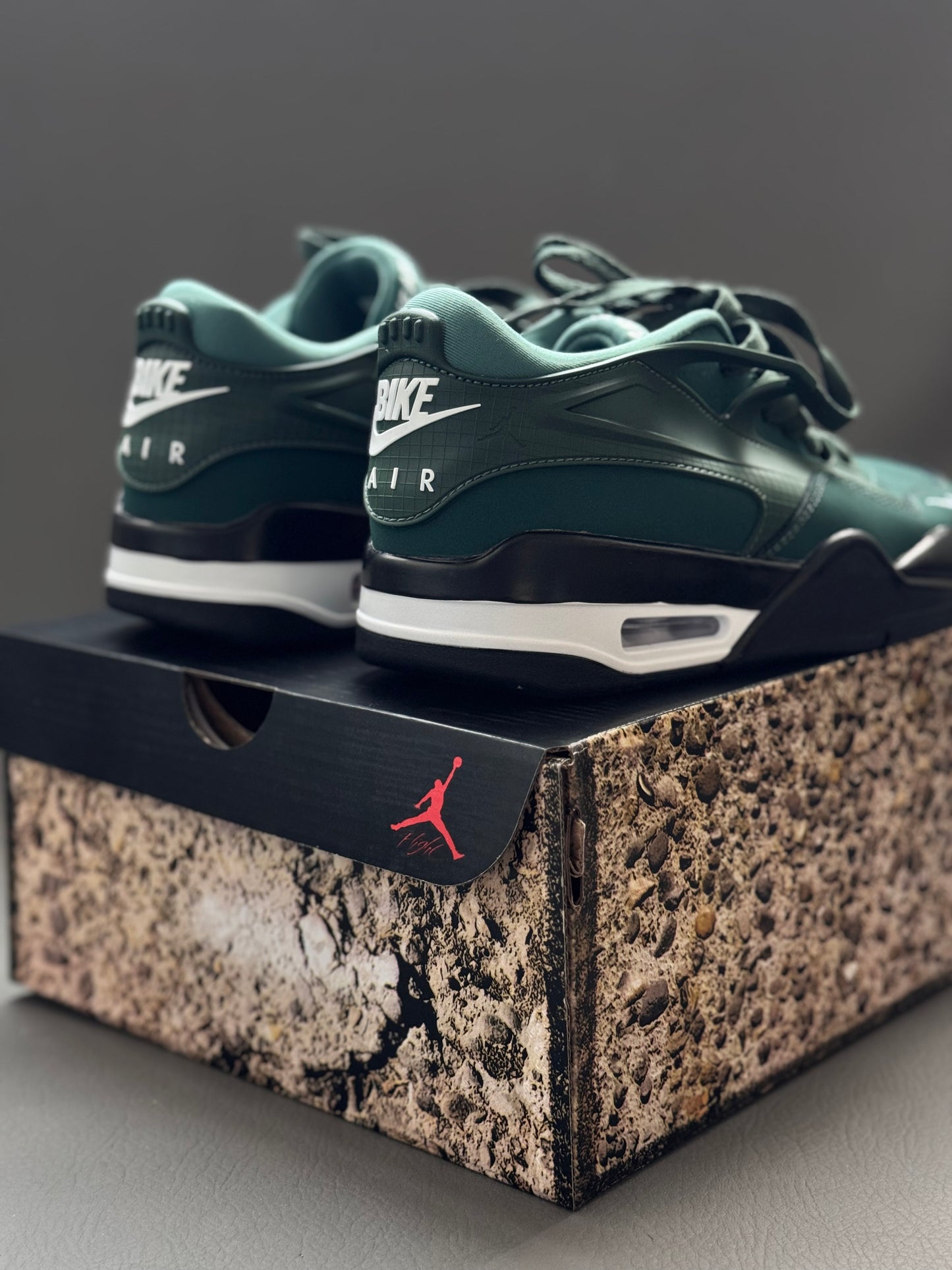 Jordan 4 RM SP
Nigel Sylvester Grandma's Driveway