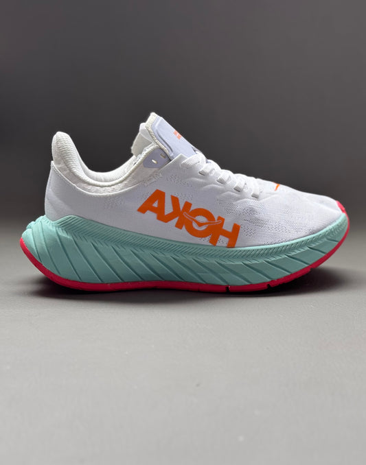 Hoka Challenger