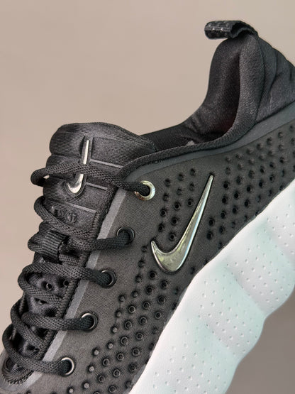 Nike Mind 002