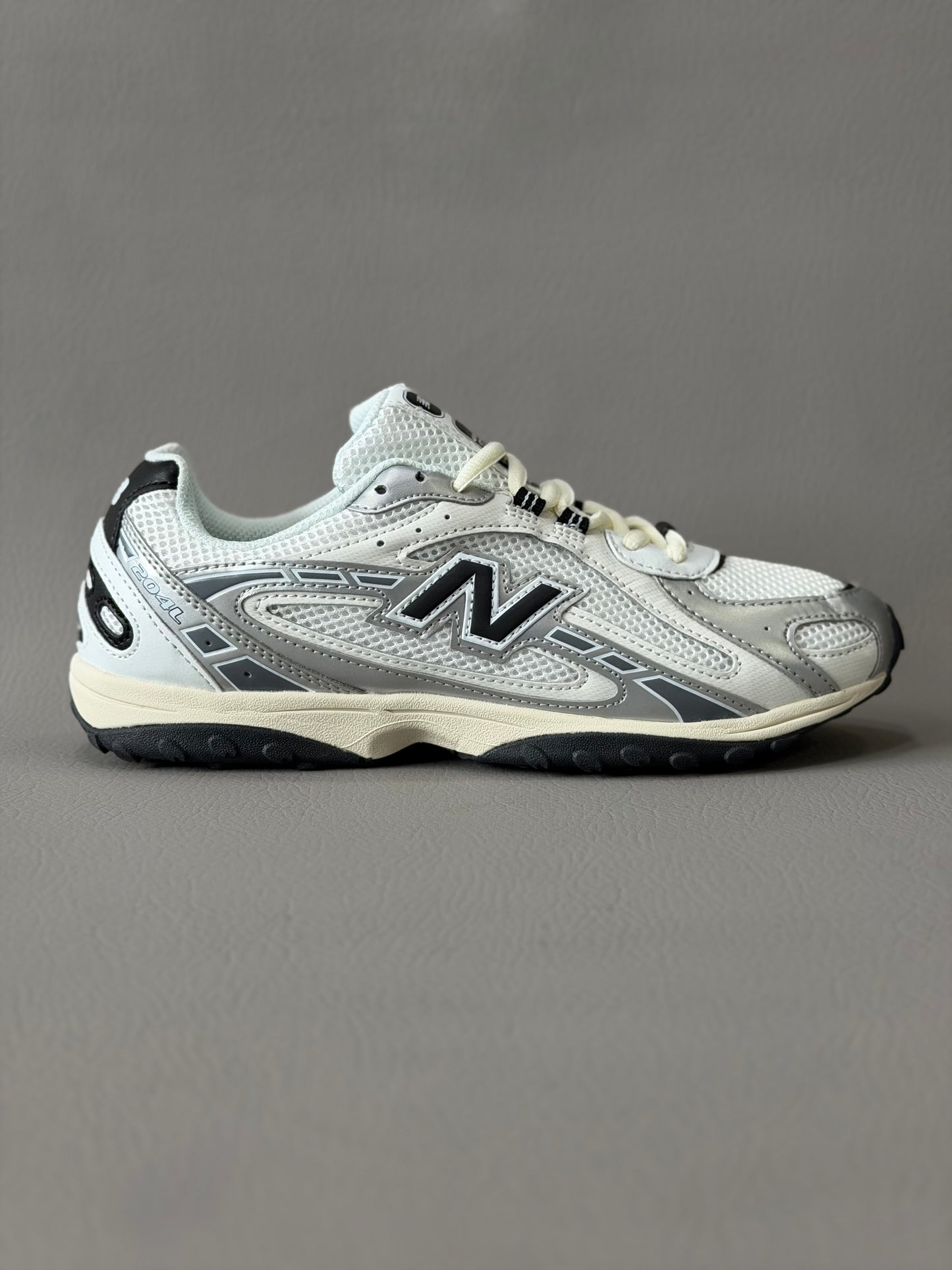 New Balance 204L