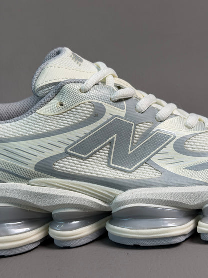 New Balance 2000
