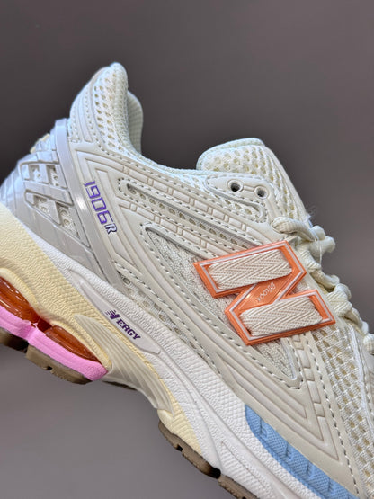 New Balance 1906R