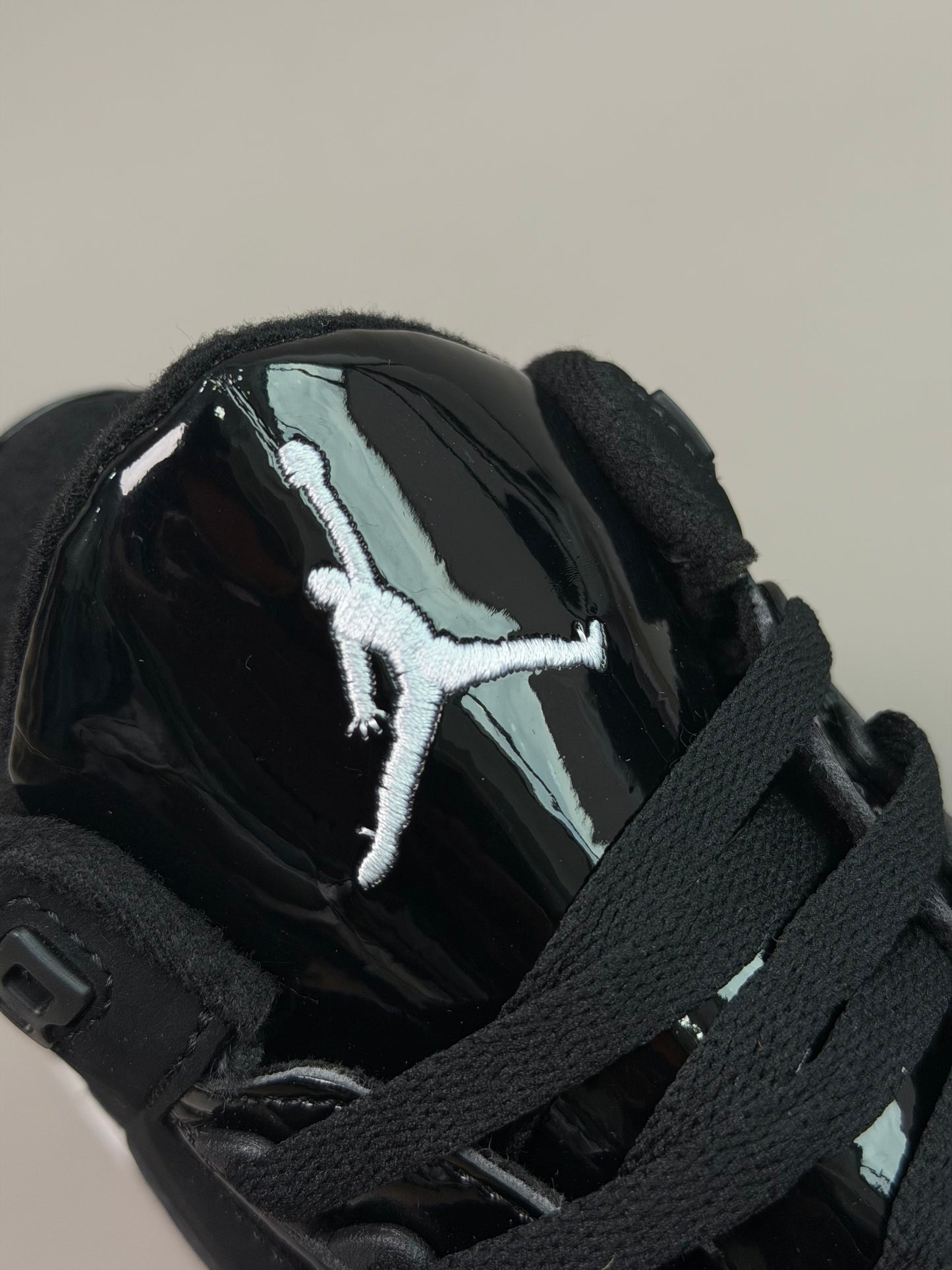 Air Jordan 4