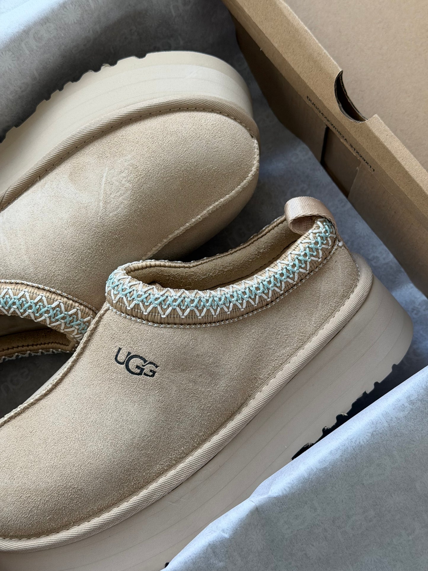 UGG