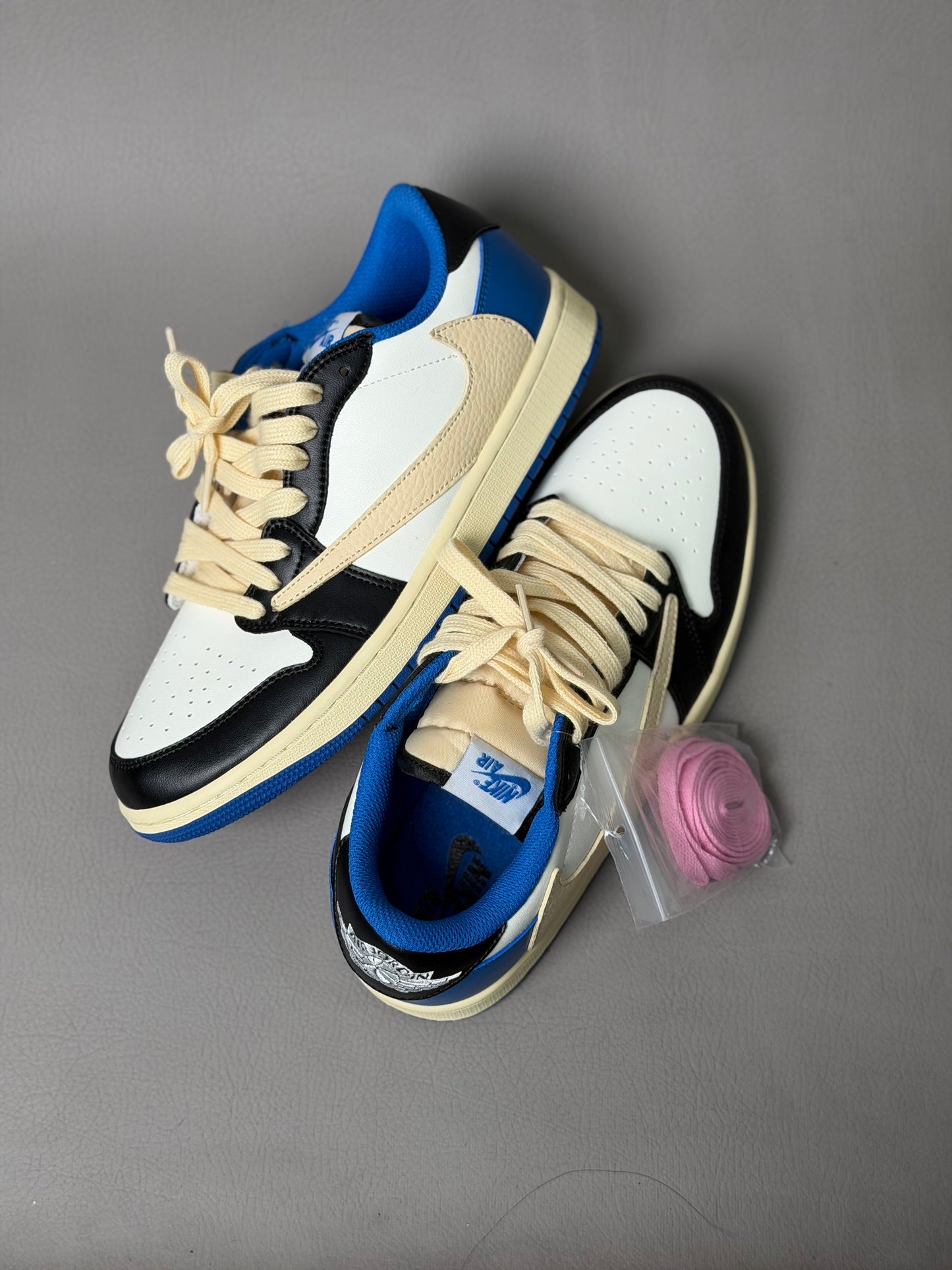 Air Jordan 1 Low x Travis