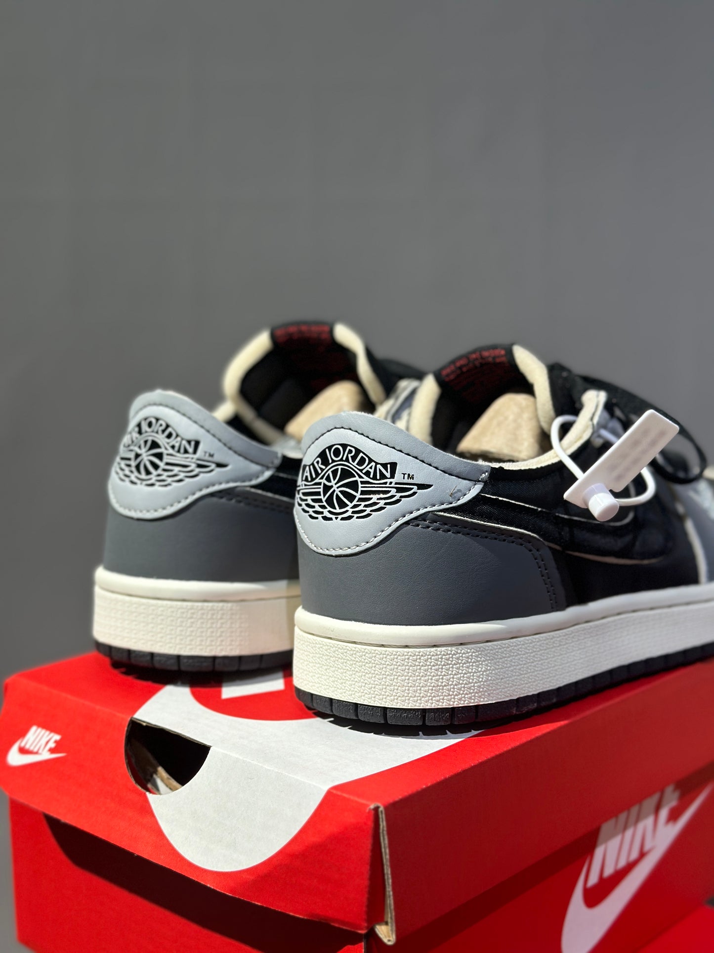 Air Jordan 1 Low Blank Smoke Gray