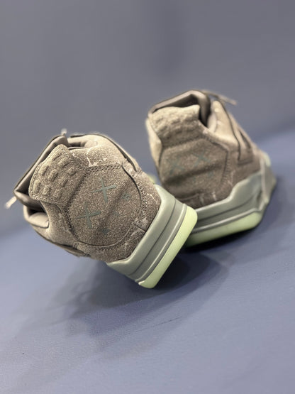 Air Jordan 4 Kaws