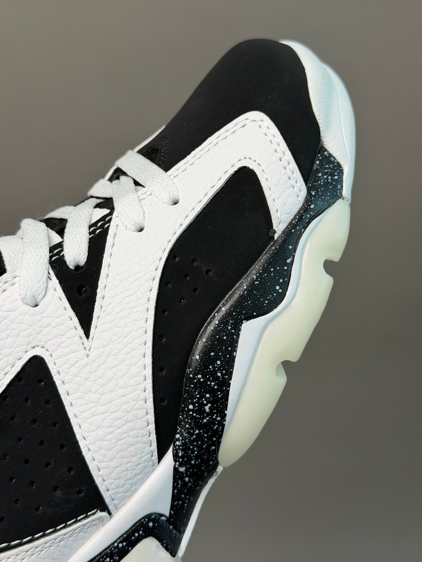 Air Jordan 6 Oreo