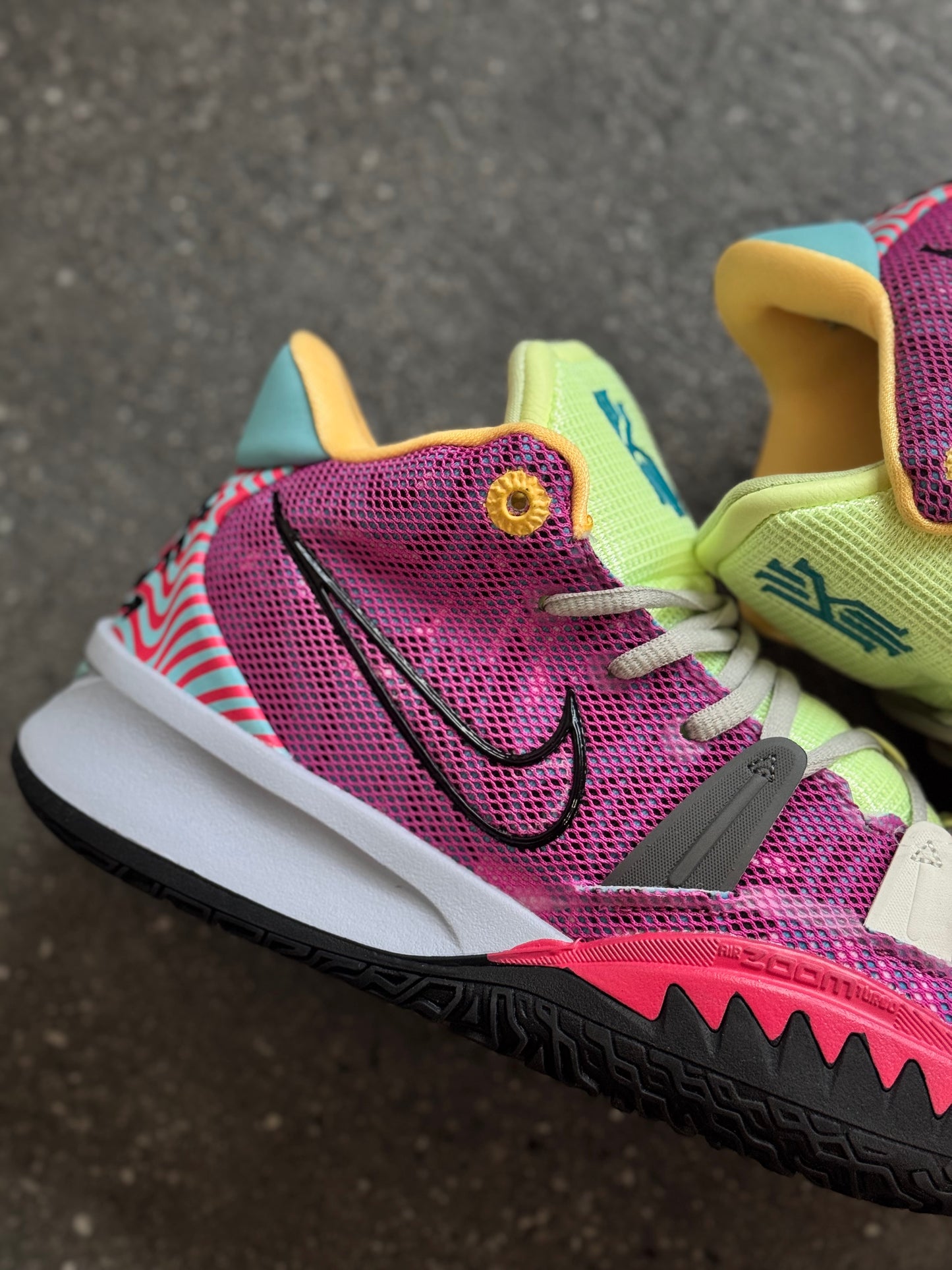 Nike Kyrie 7