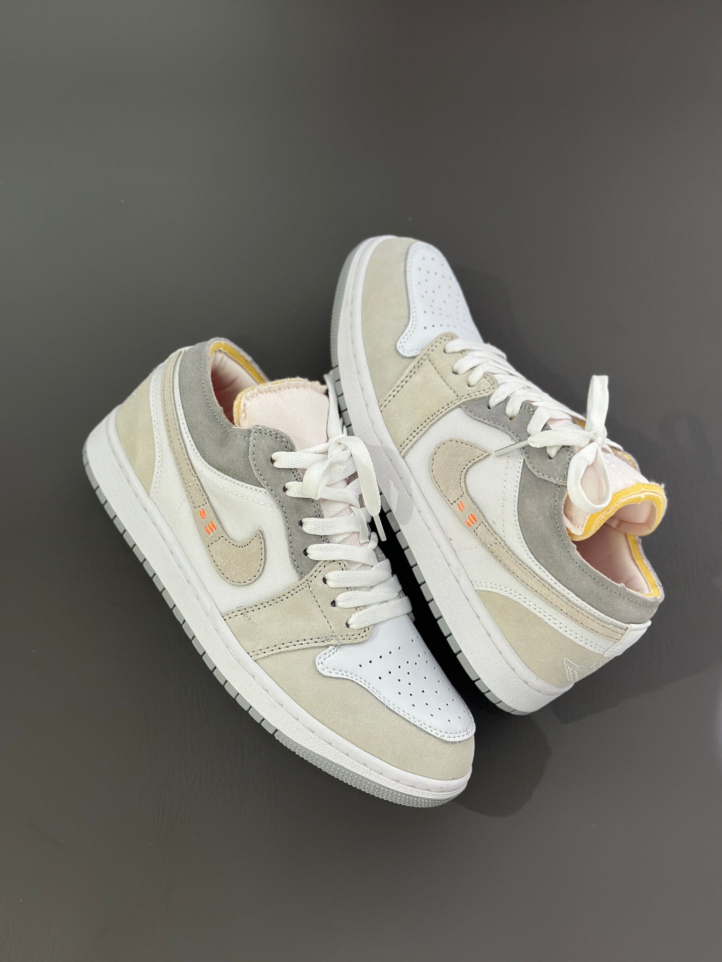 Air Jordan 1 SE Low Inside