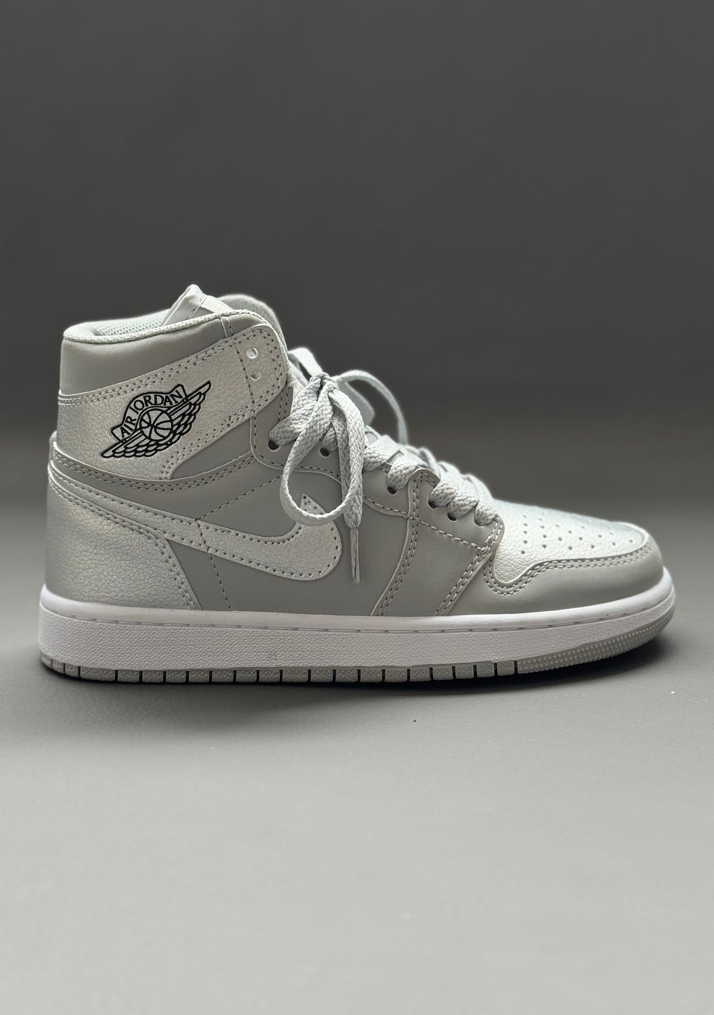 Air Jordan 1 High Metallic Silver