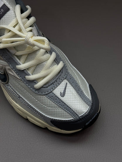 Nike Initiator Light B