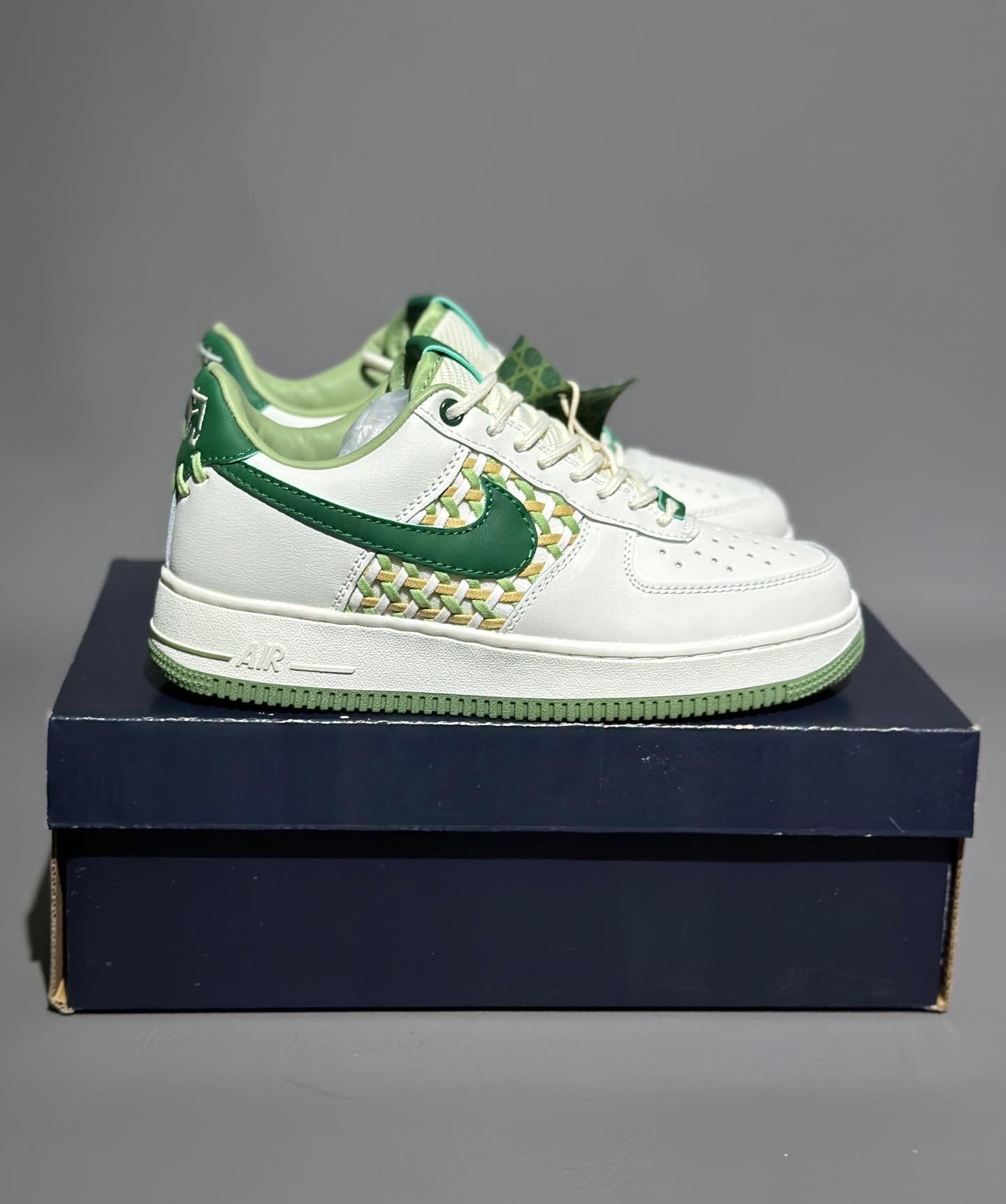 Nike Air Force Low ‘07 Premium Nai-ke Surface