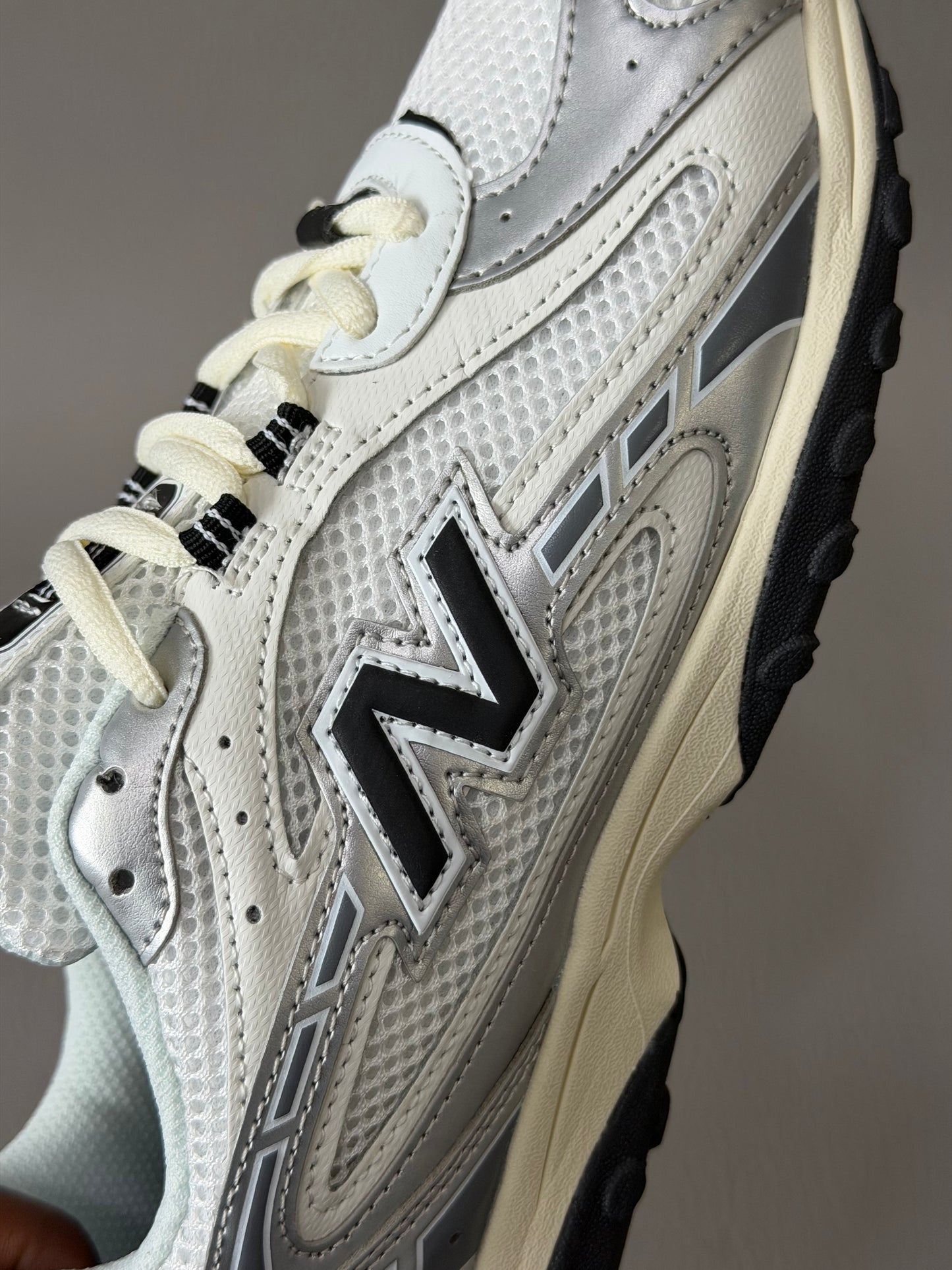 New Balance 204L