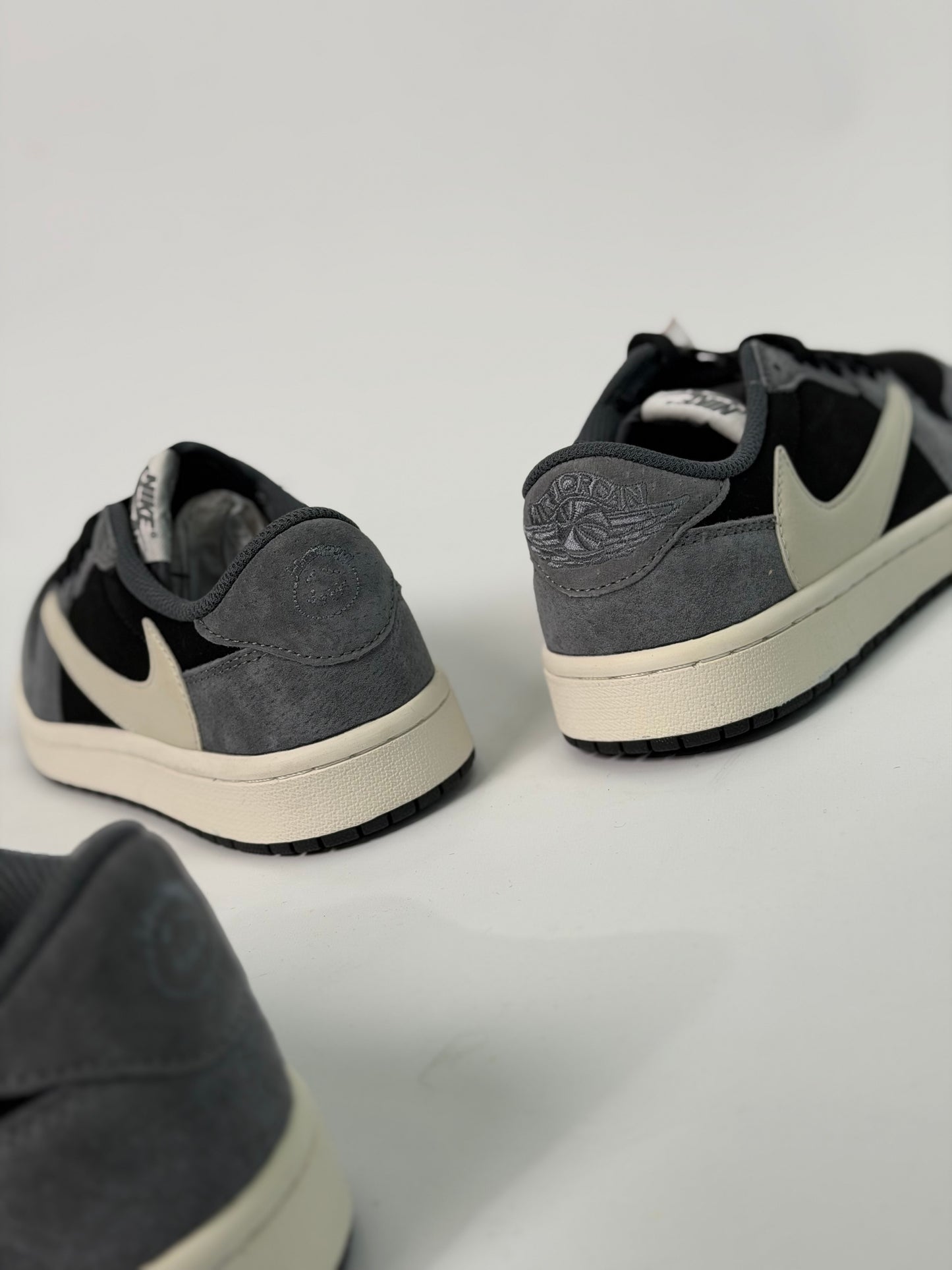 Air Jordan 1 Low x Travis