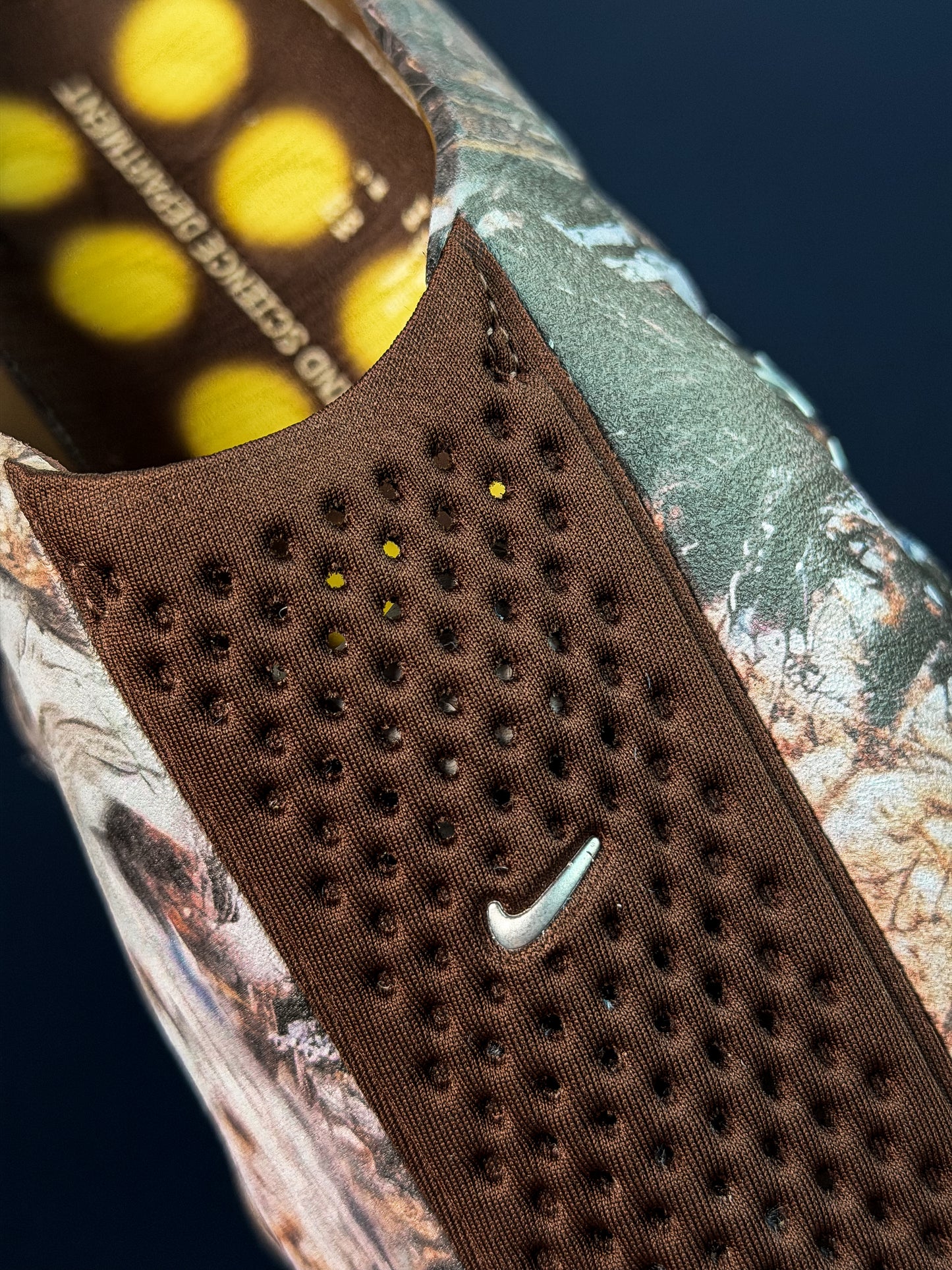 Nike Mind 001