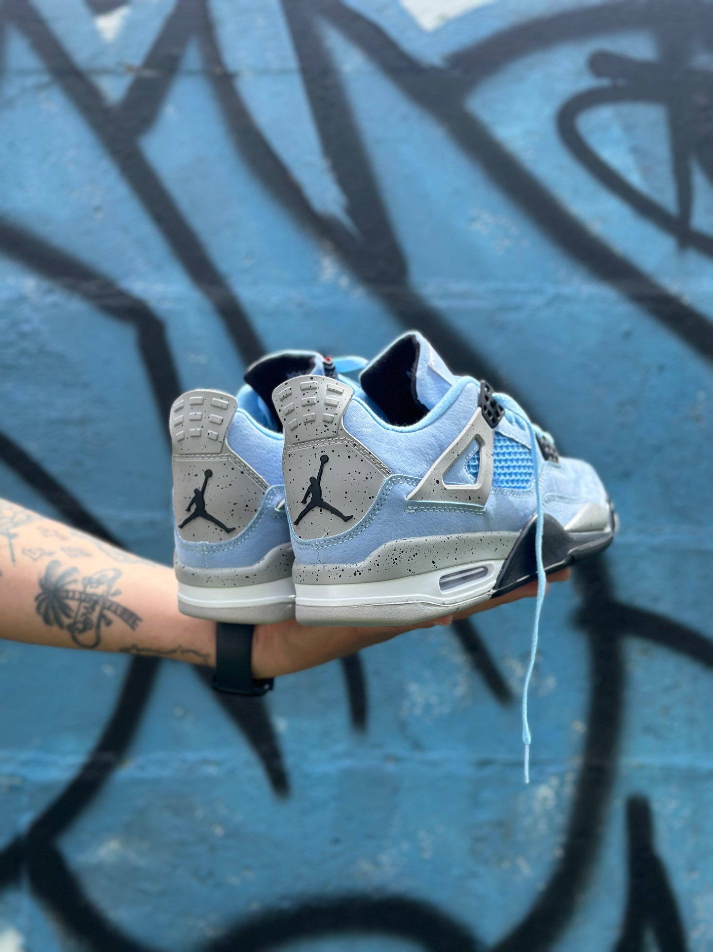 Air Jordan 4 University Blue