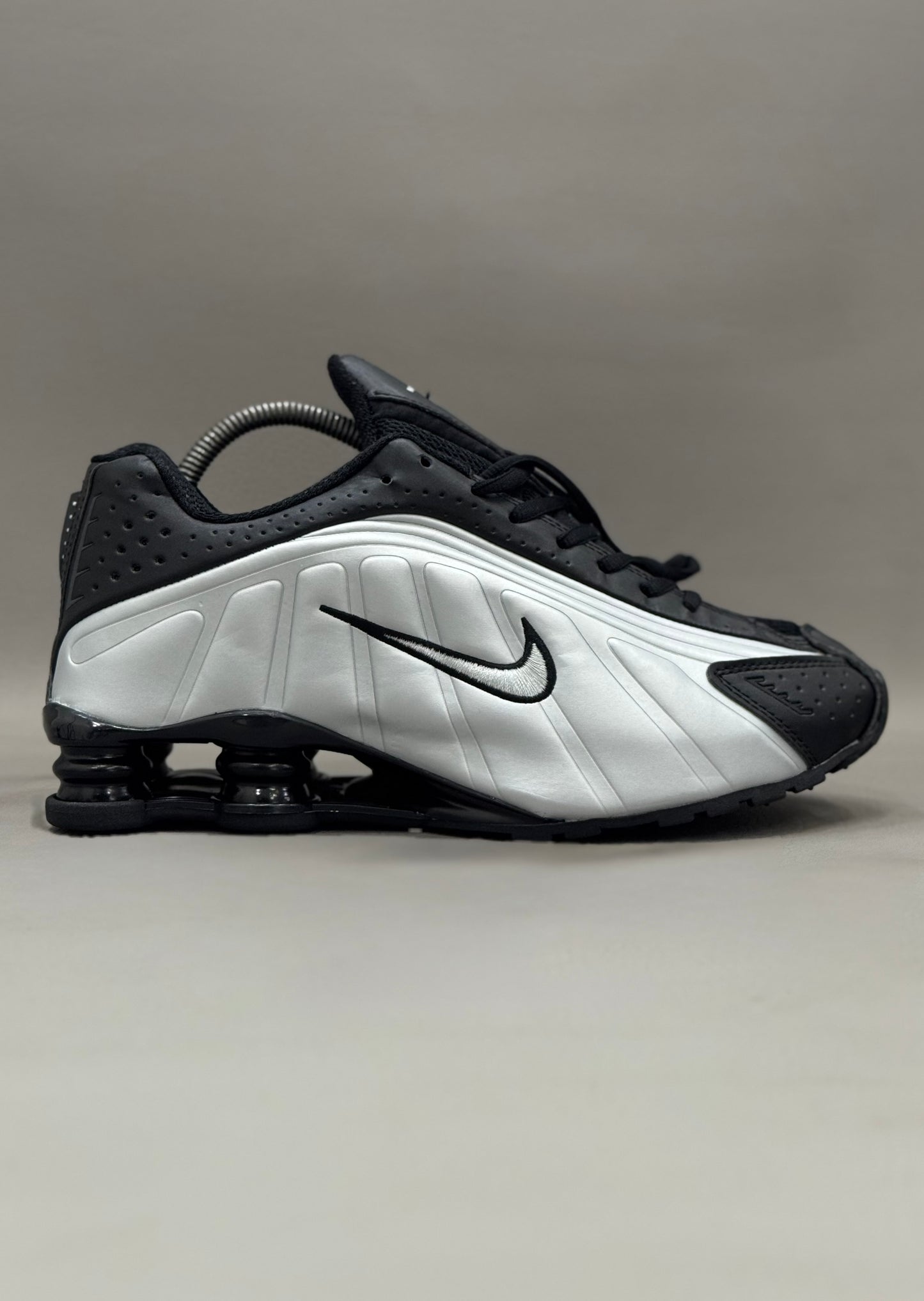 Nike Shox R4
