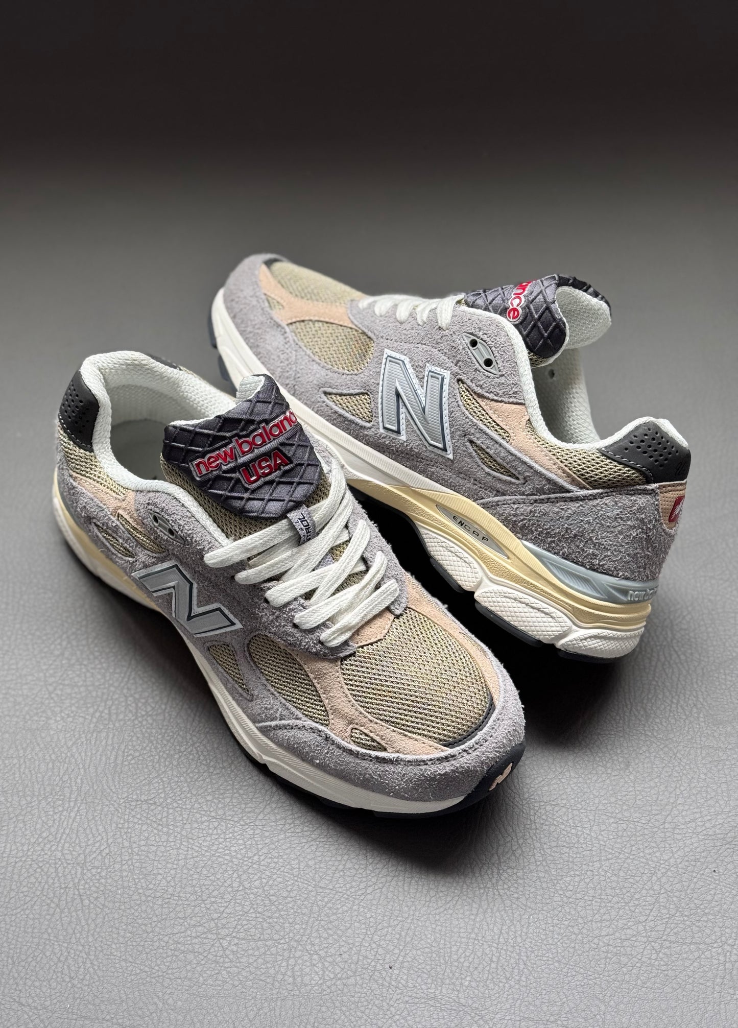 New Balance 990v3