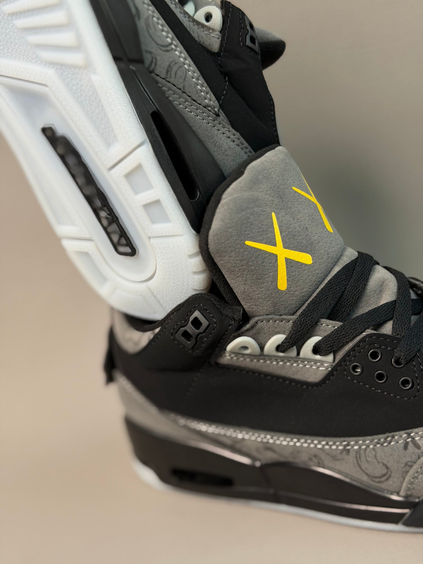 Air Jordan 3 Kaws