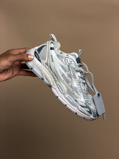 OFF WHITE Be Right