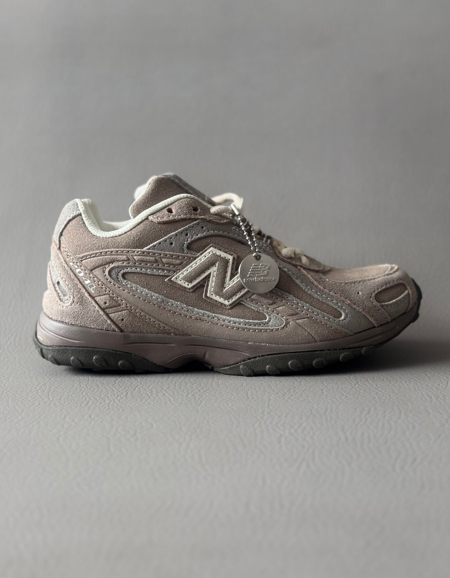 New Balance 204L