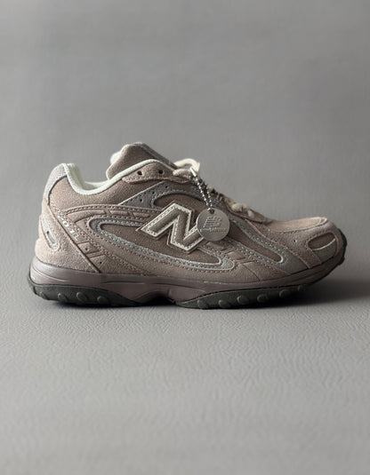 New Balance 204L
