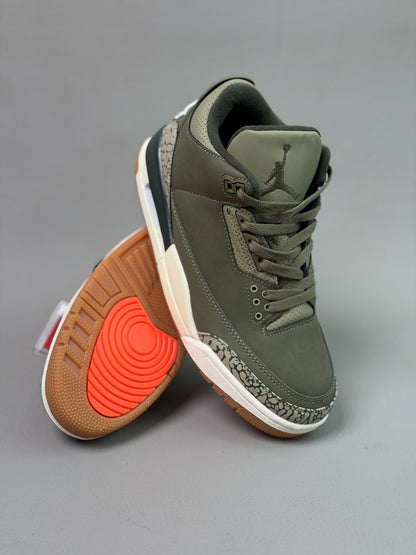 Air Jordan 4