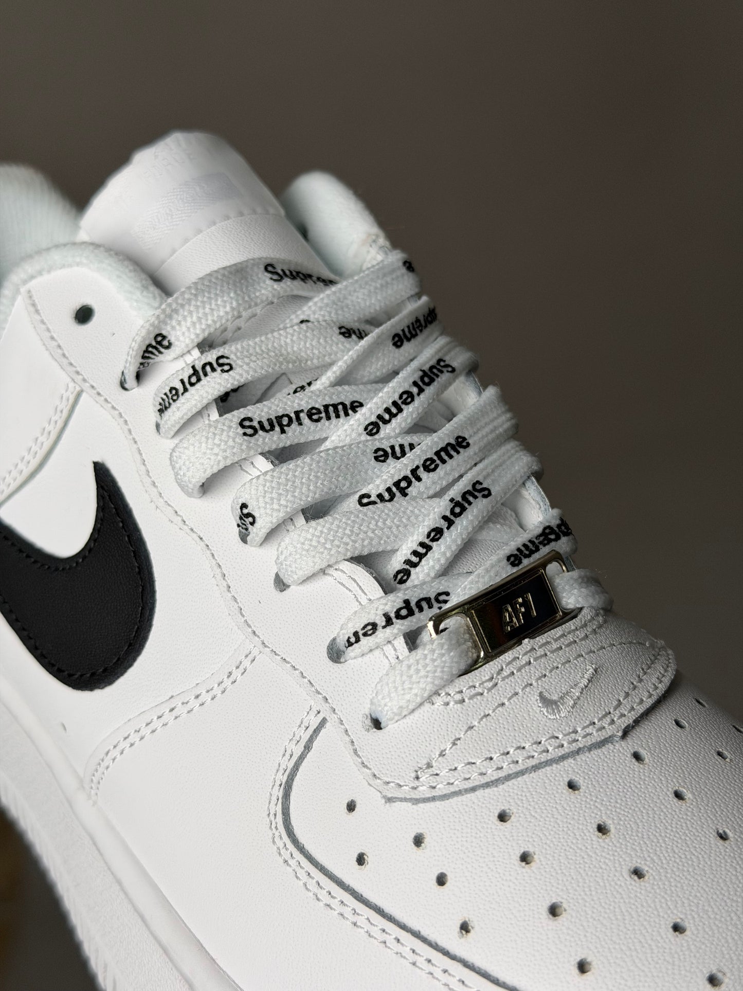 Nike Air Force 1 x Supreme
