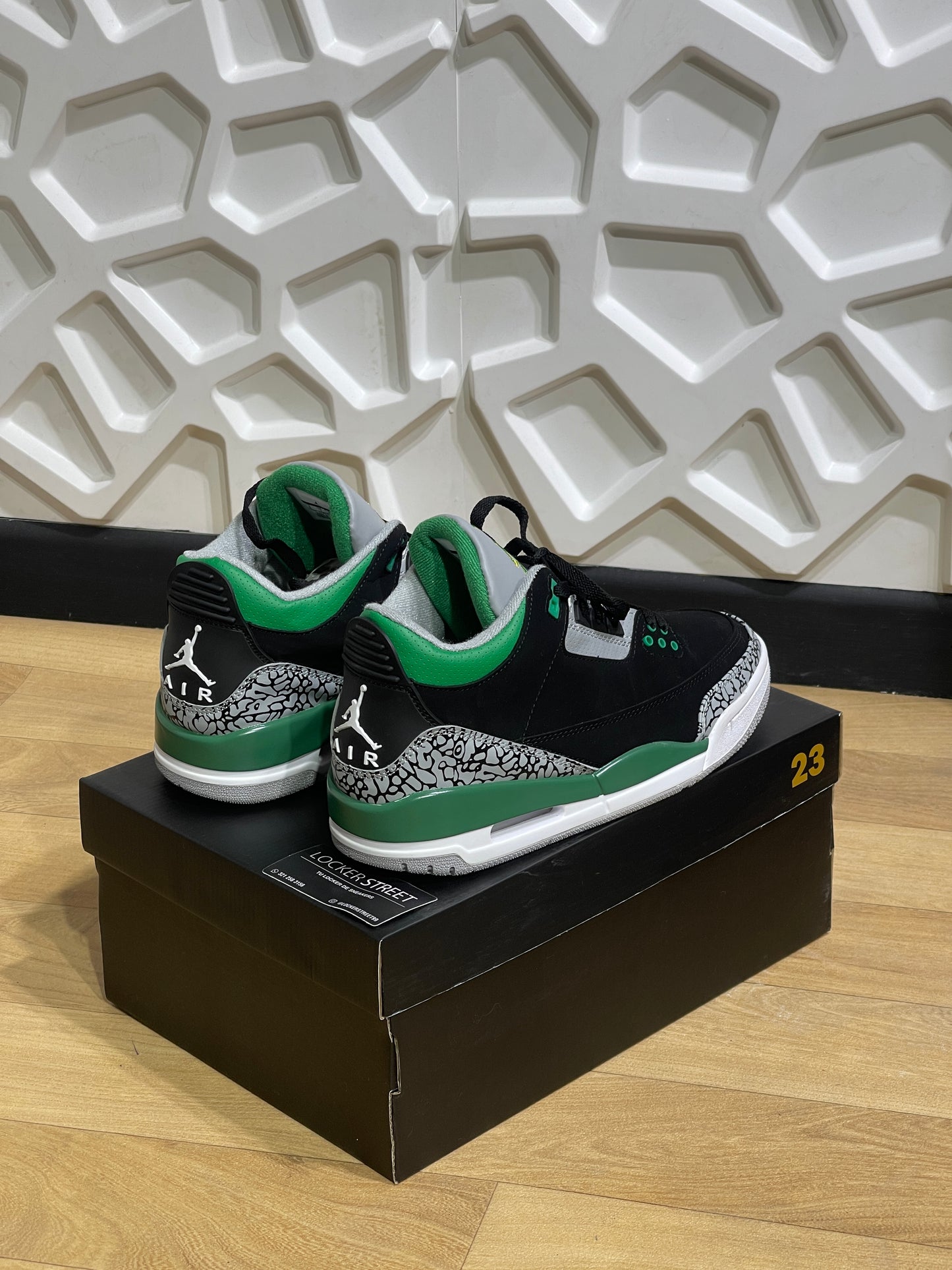 Air Jordan 3 Pine Green