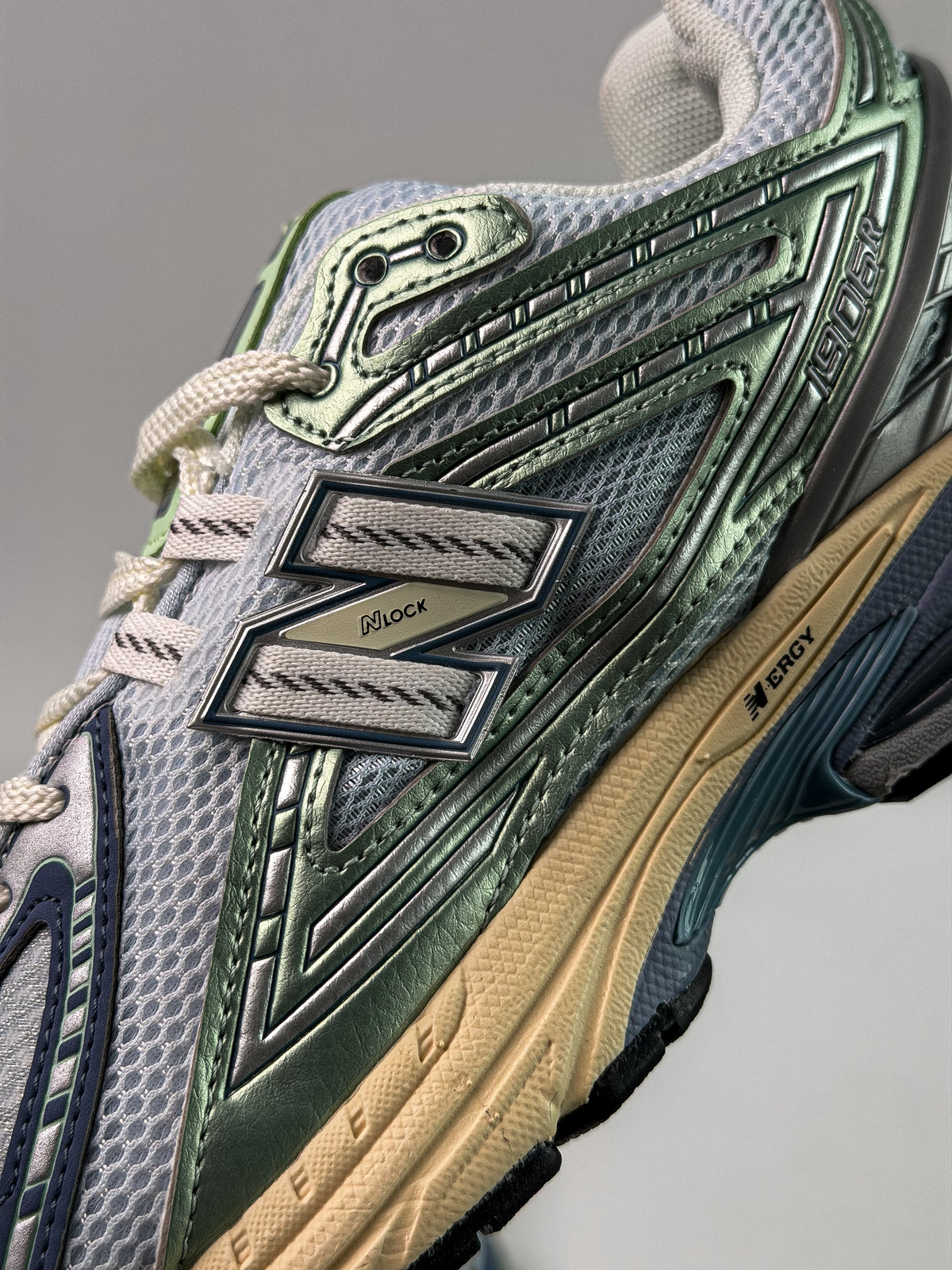 New Balance 1906r