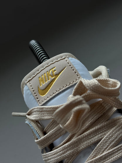 Nike Dunk Low Phantom Metallic Gold