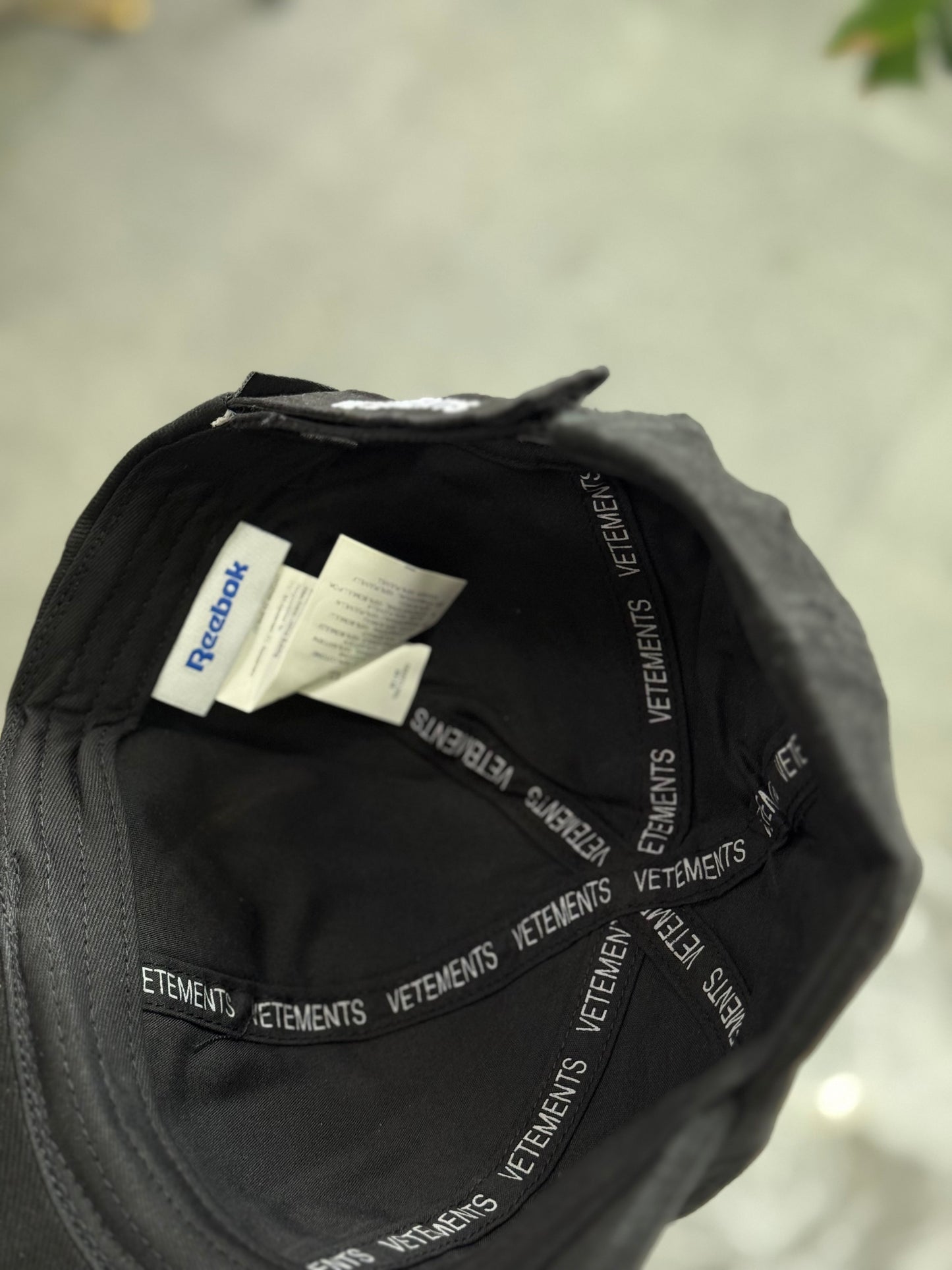 CAP REEBOK X VETEMENTS