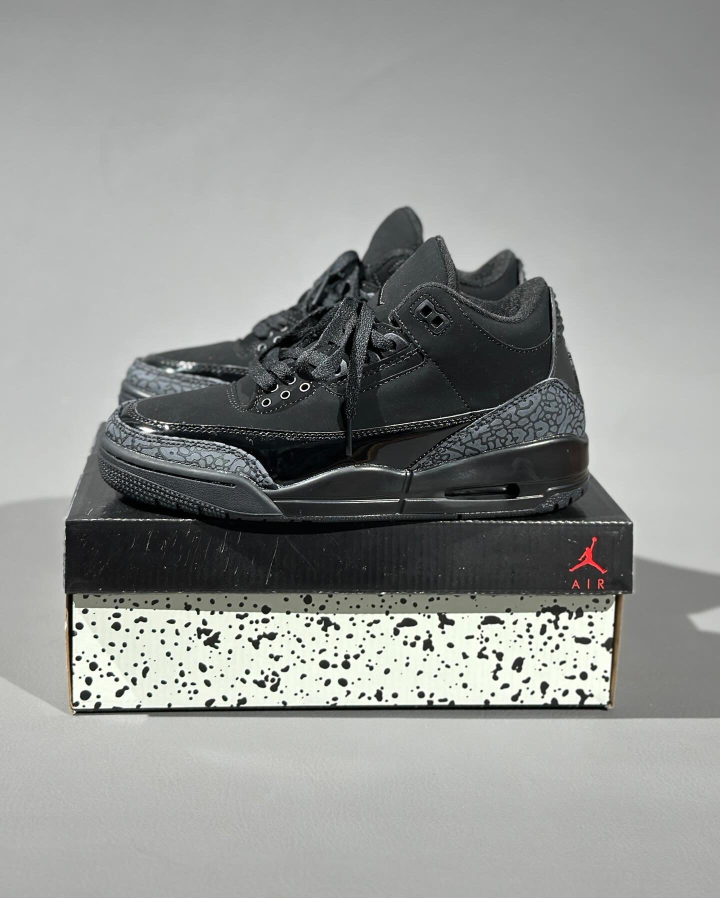 Air Jordan 3 Black Cat