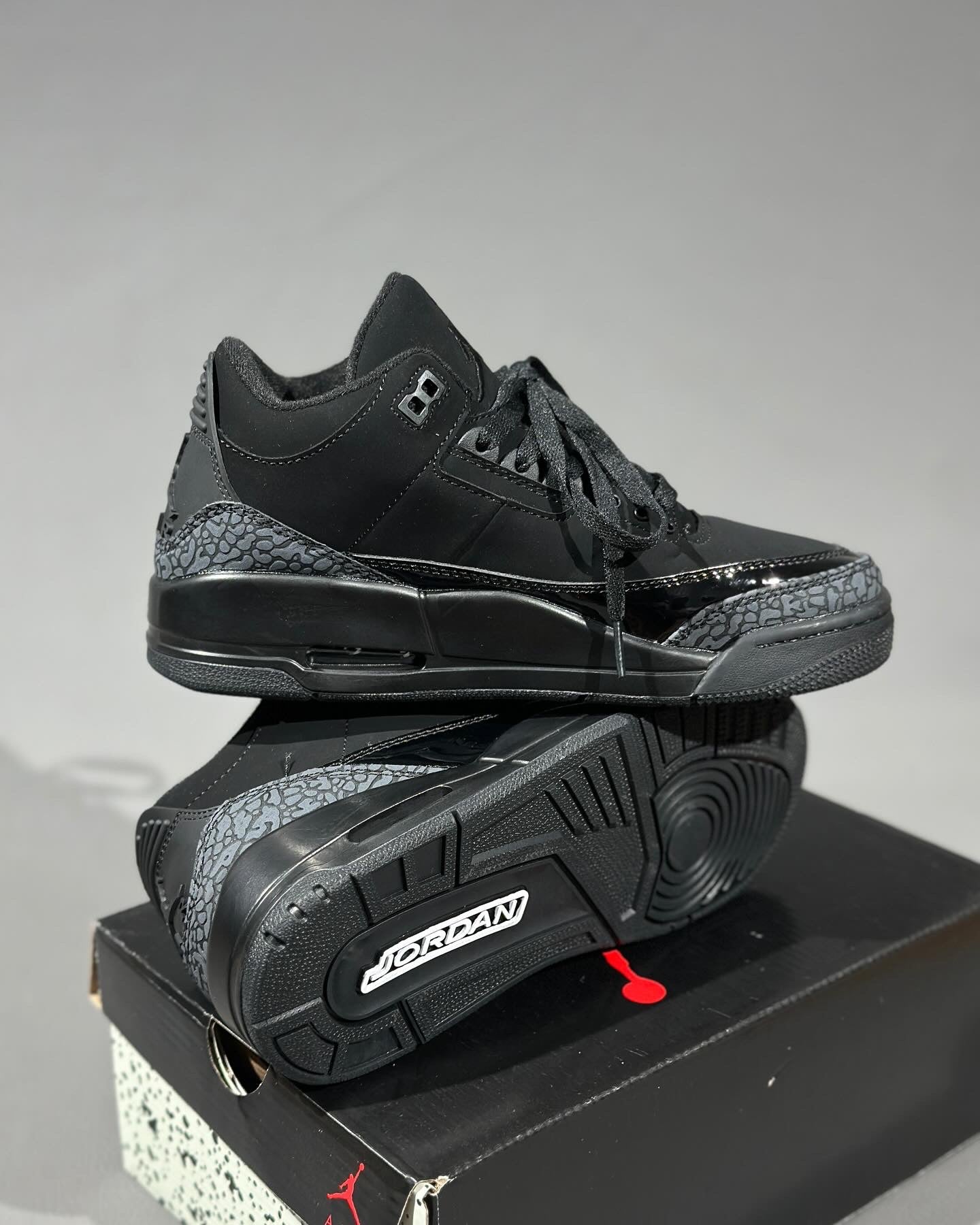 Air Jordan 3 Black Cat