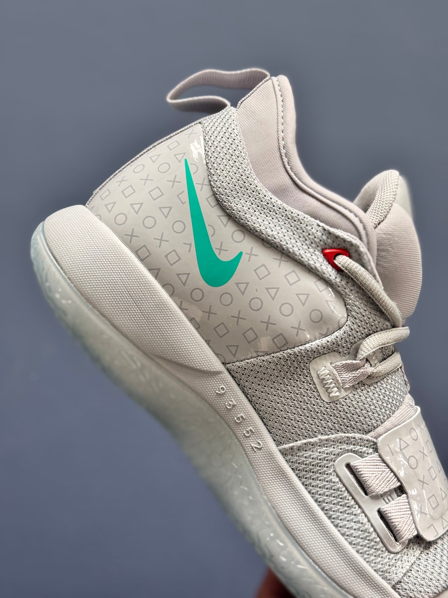Nike PG2