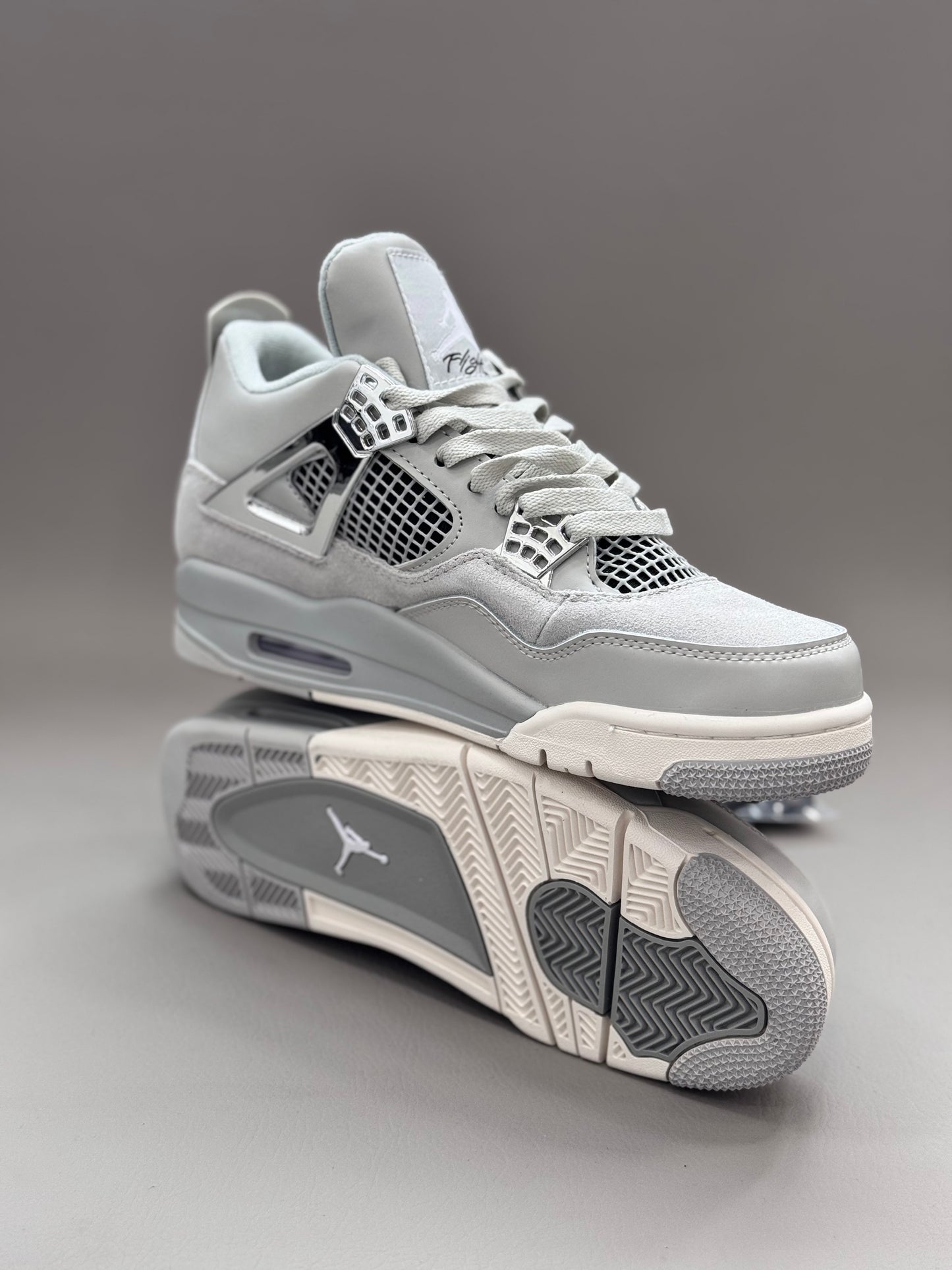 Air Jordan 4 Frozen