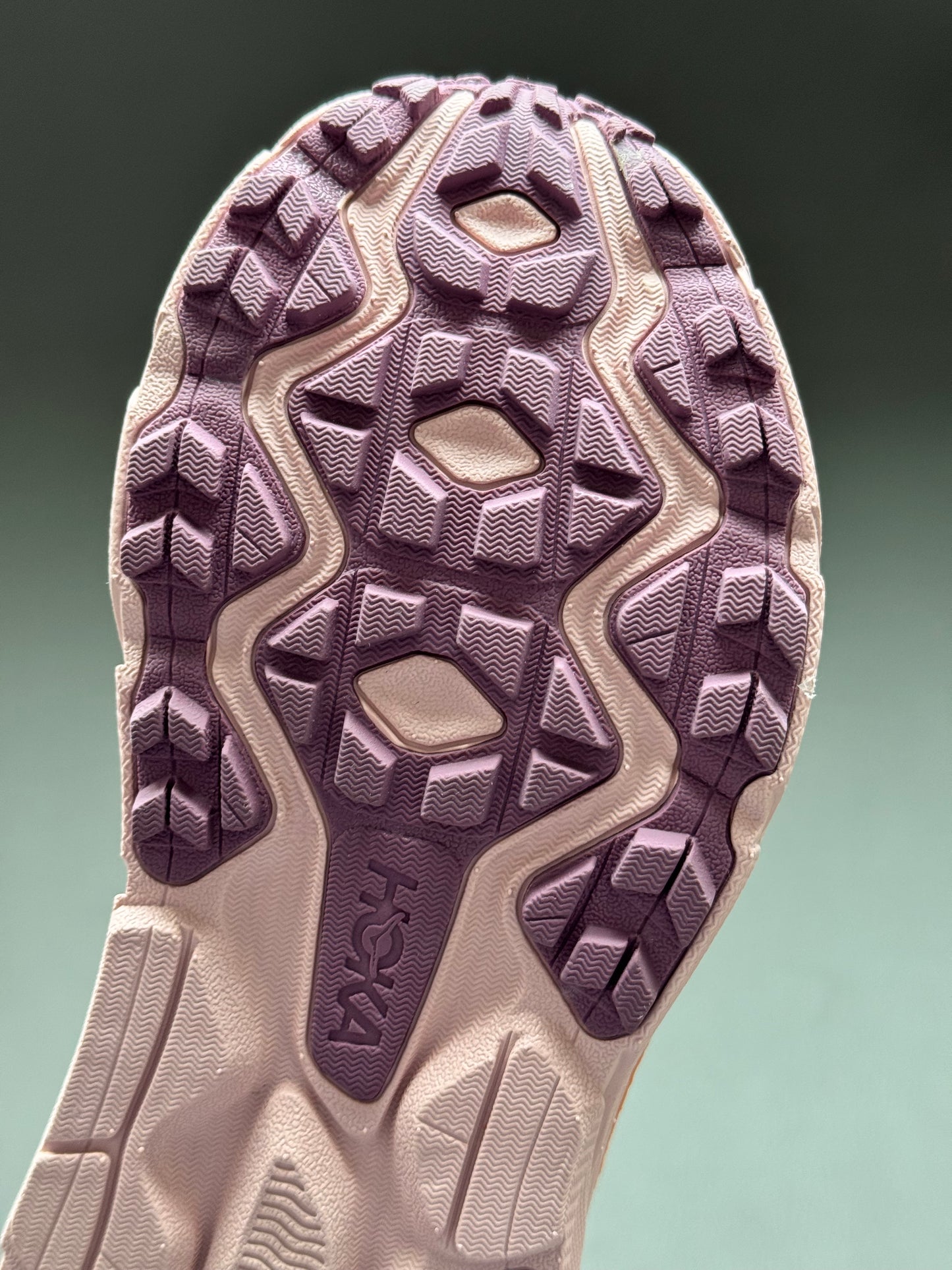 Hoka Challenger