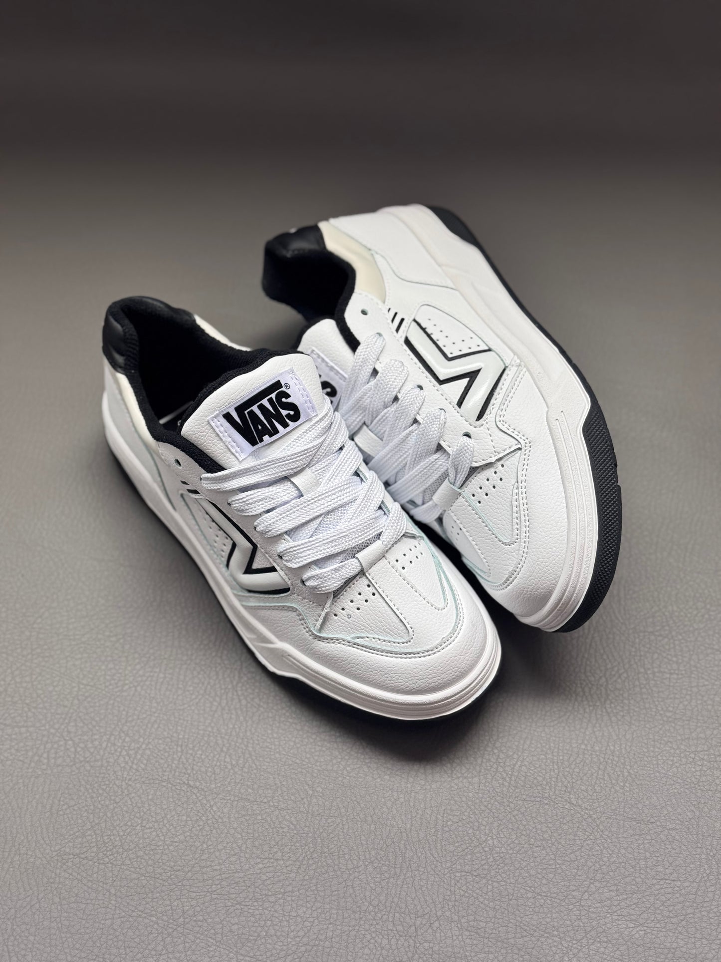 Vans Upland White Black