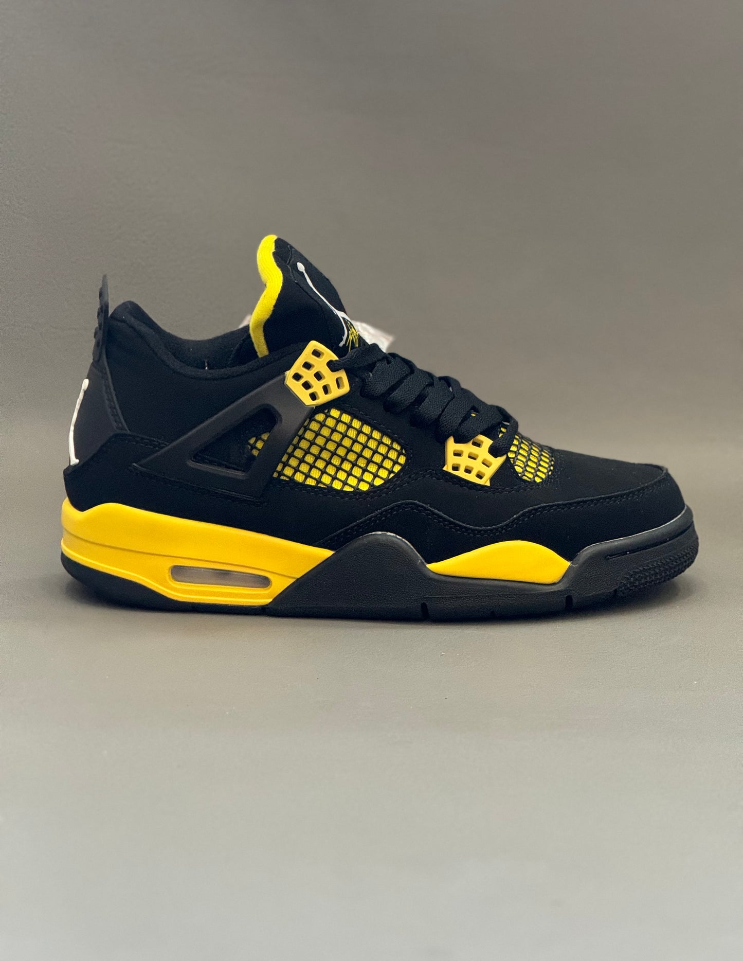 Air Jordan 4 Thunder – LOCKERSTREET